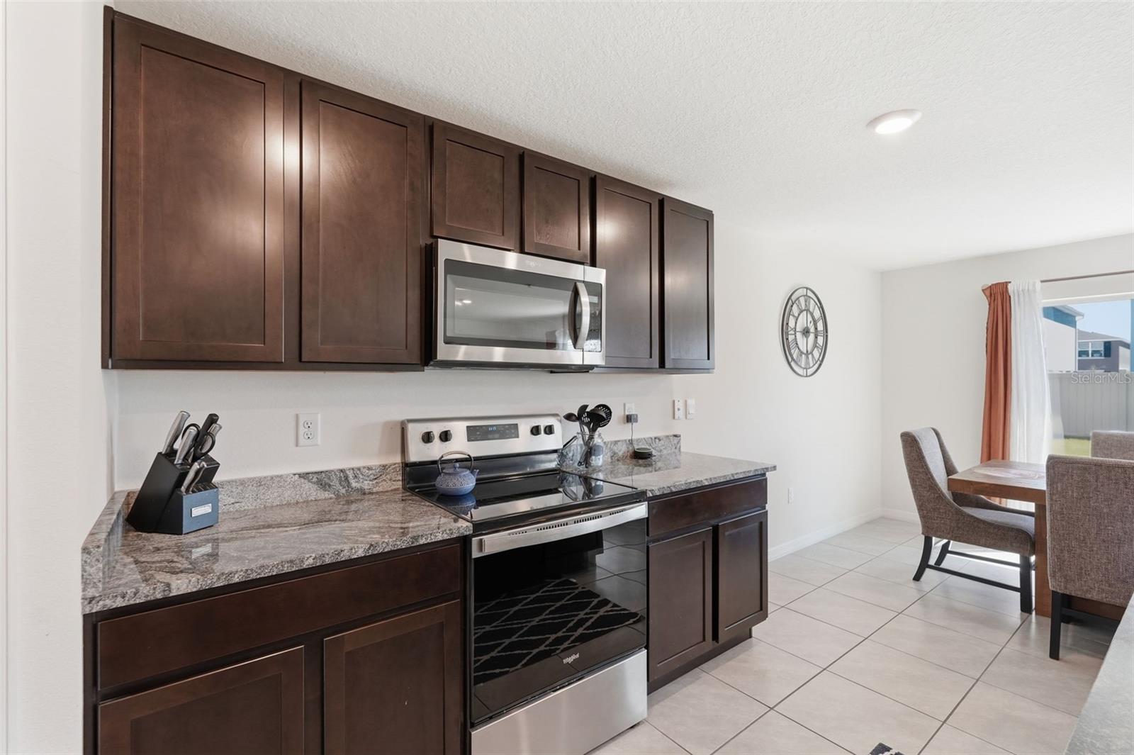 ZEPHYR RDG - Residential