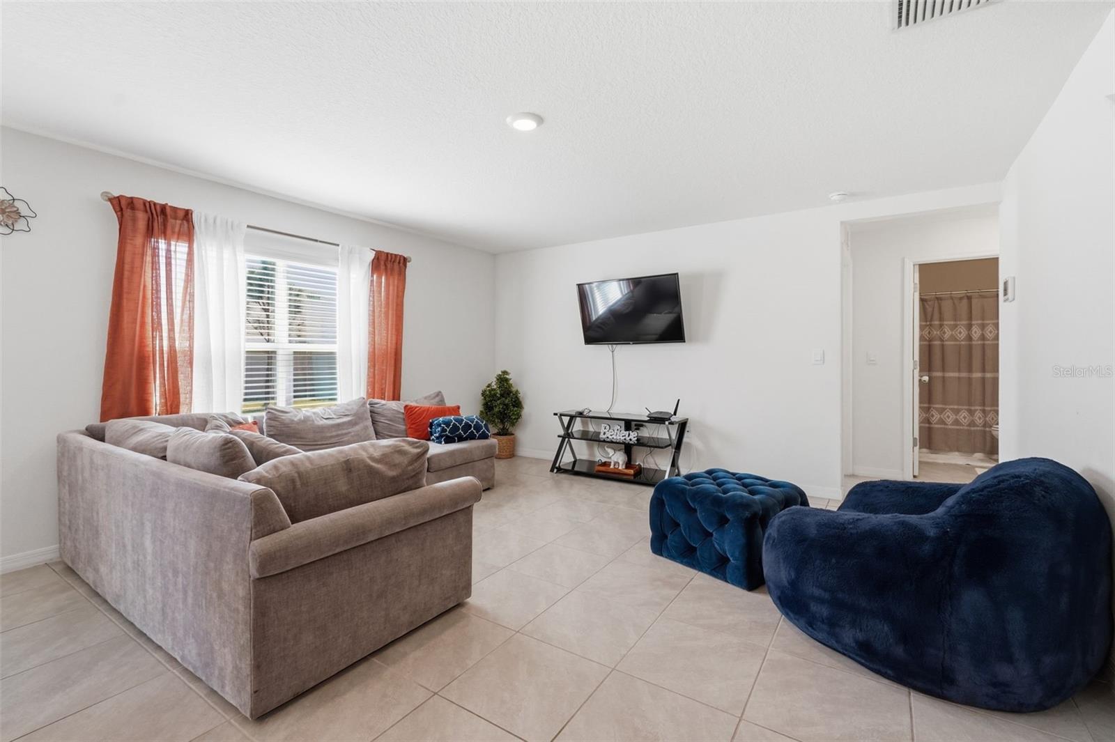 ZEPHYR RDG - Residential