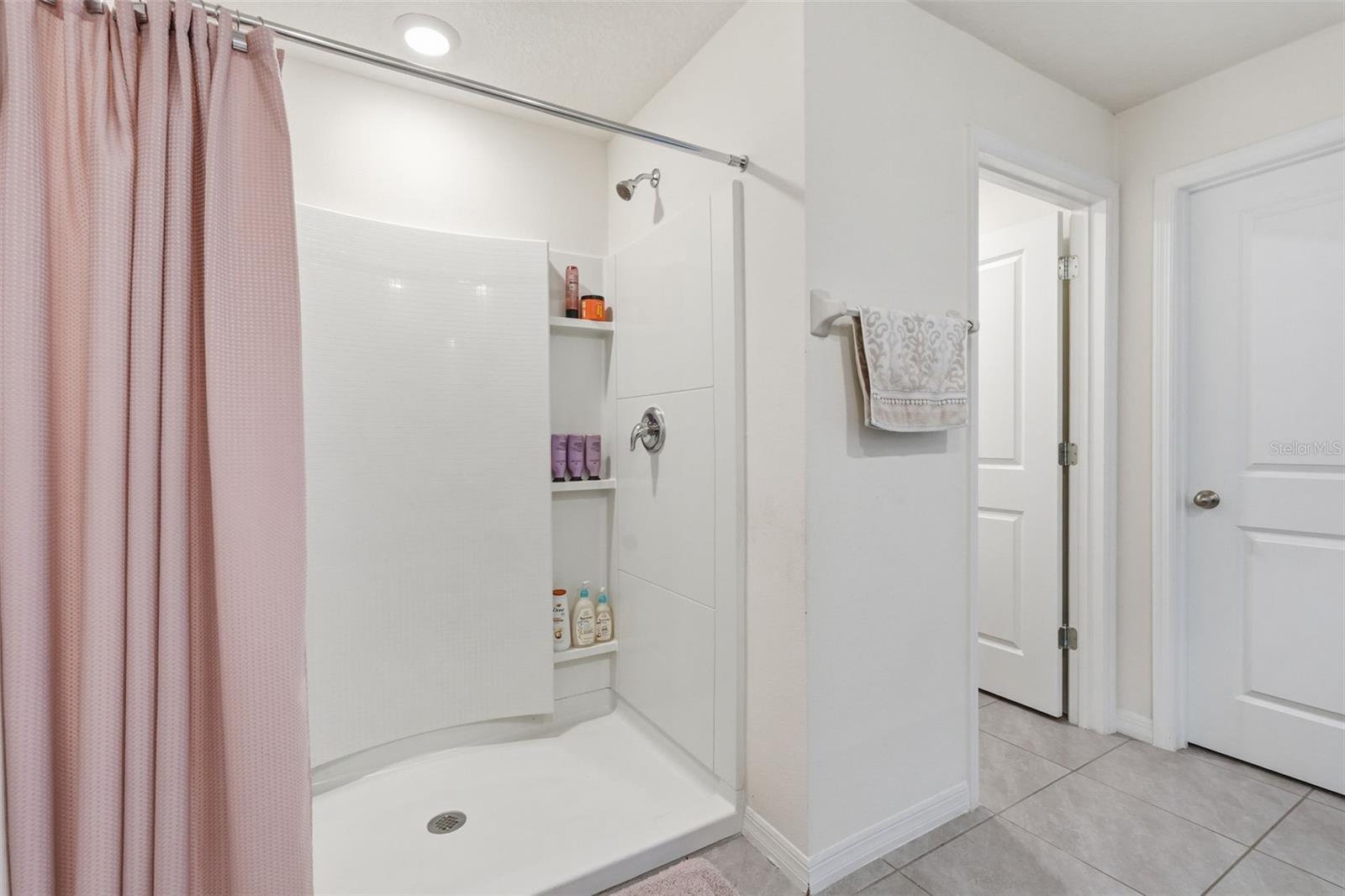 ZEPHYR RDG - Residential