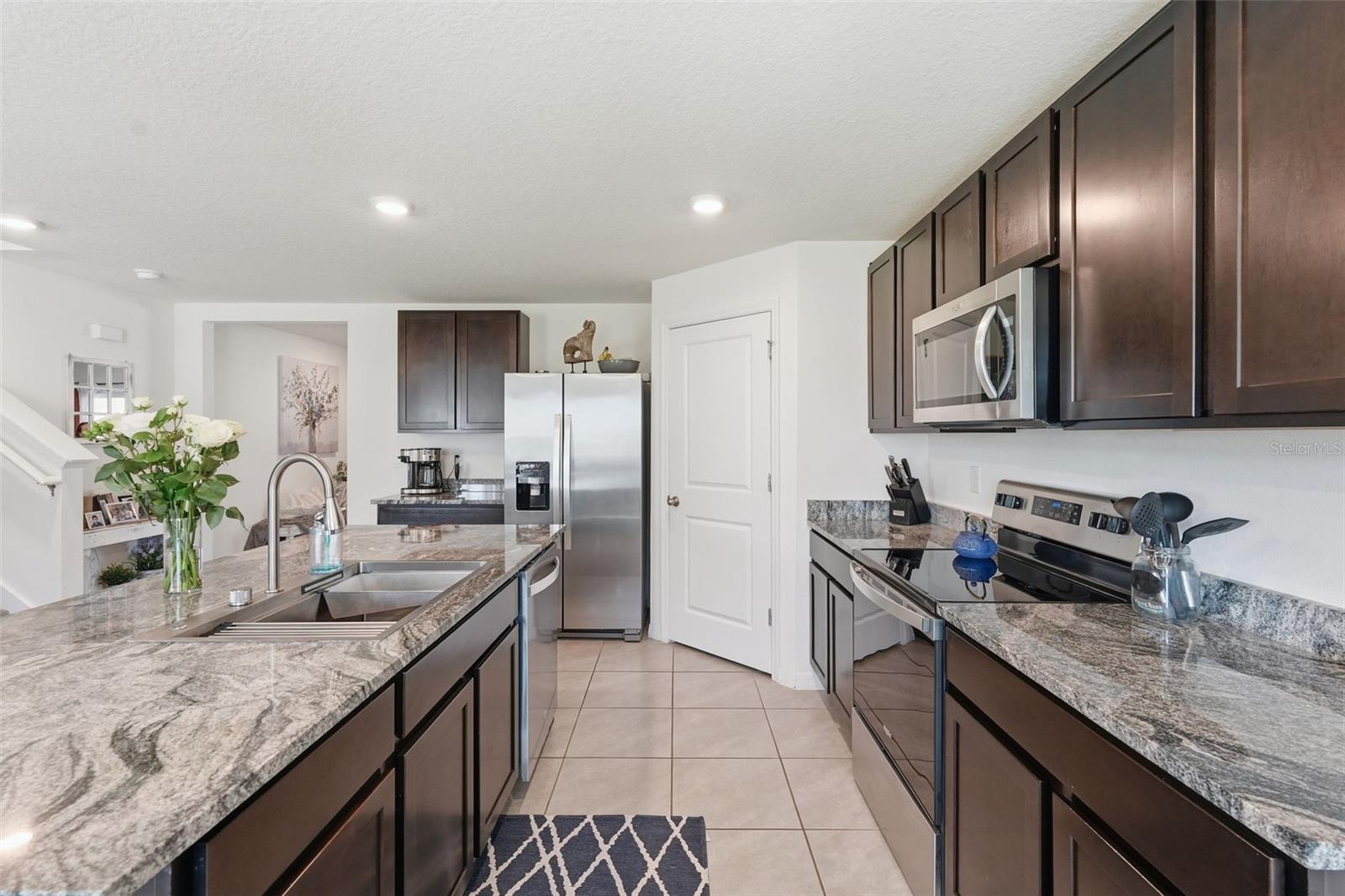 ZEPHYR RDG - Residential