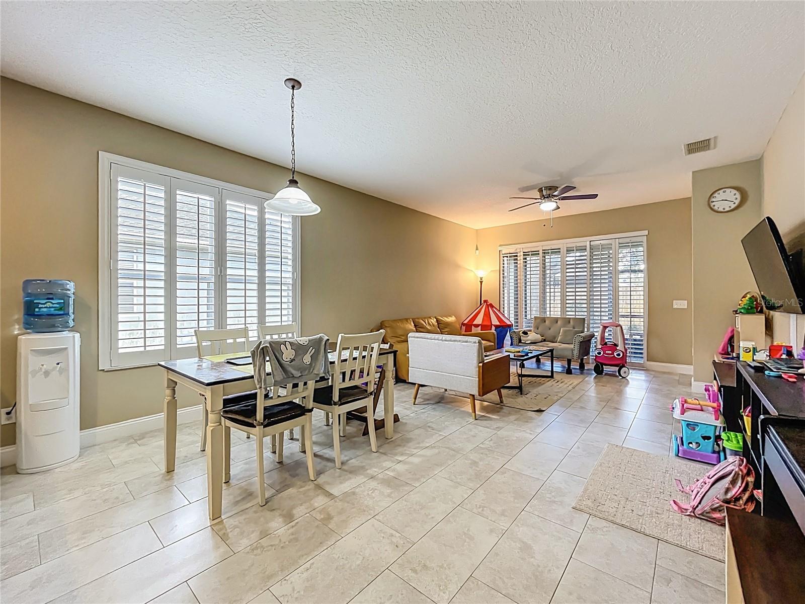 ROSE BAY PH 01 49 28 - Residential