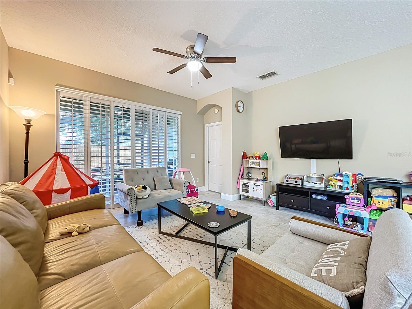 ROSE BAY PH 01 49 28 - Residential