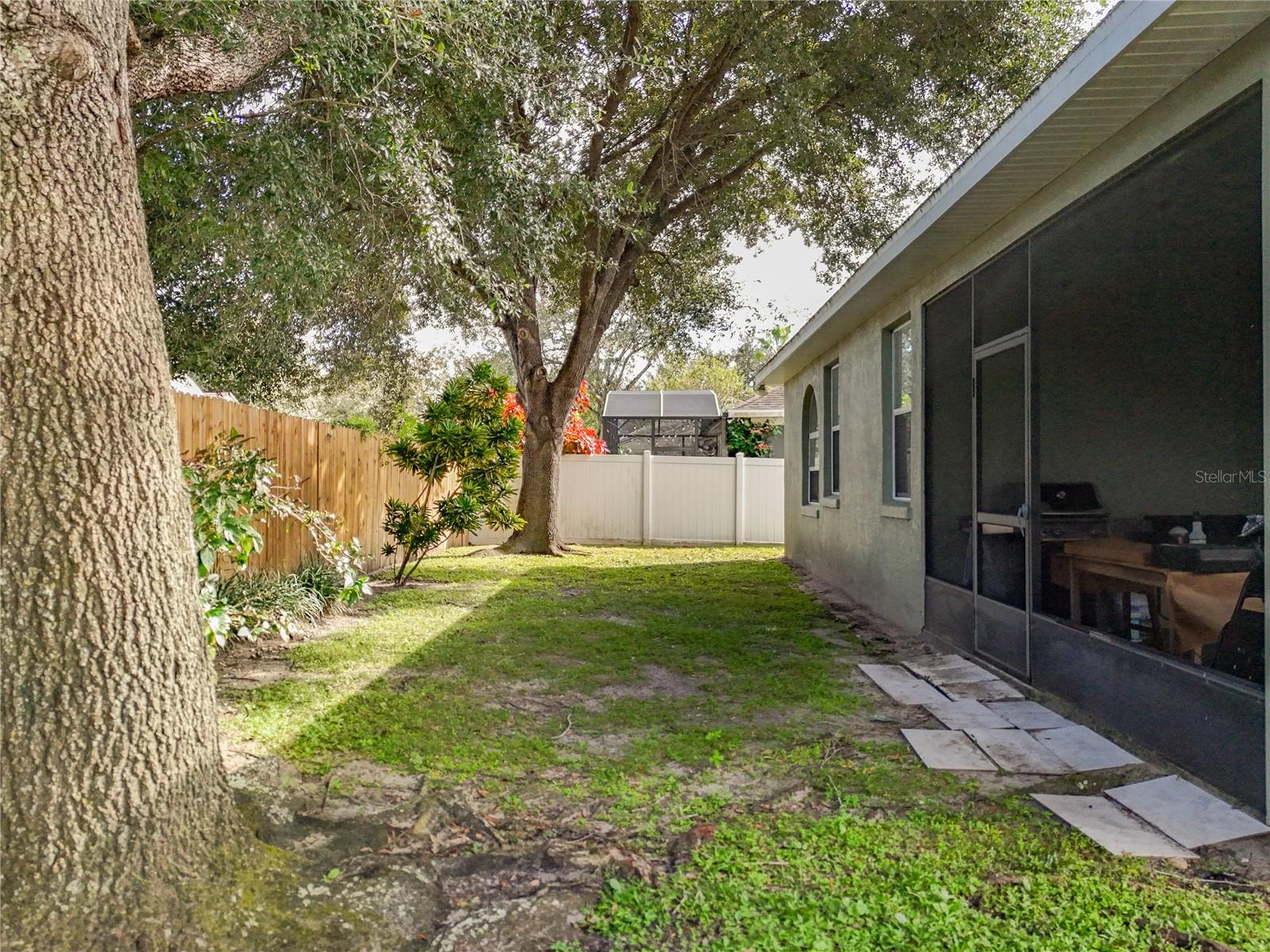 ROSE BAY PH 01 49 28 - Residential