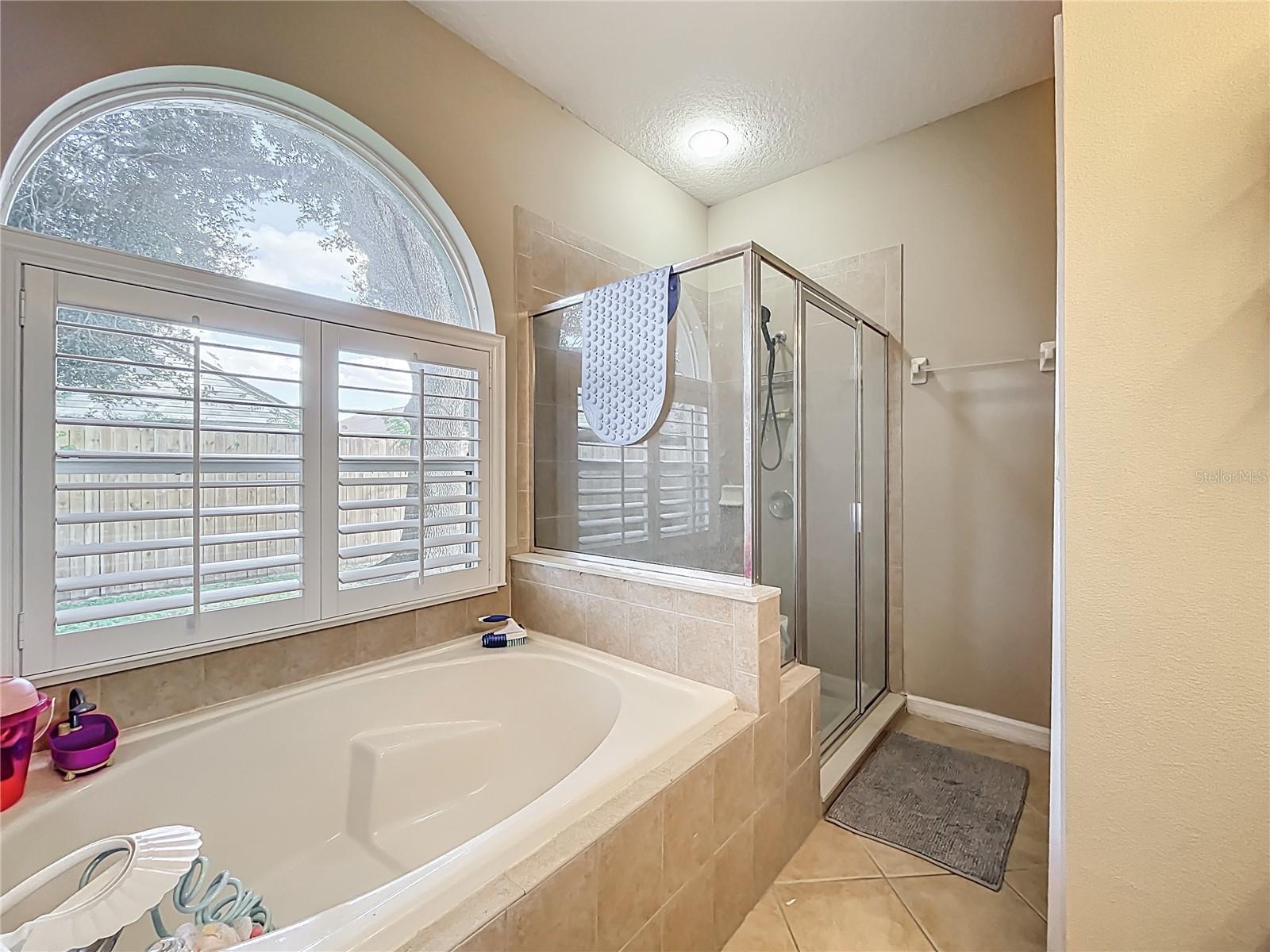 ROSE BAY PH 01 49 28 - Residential