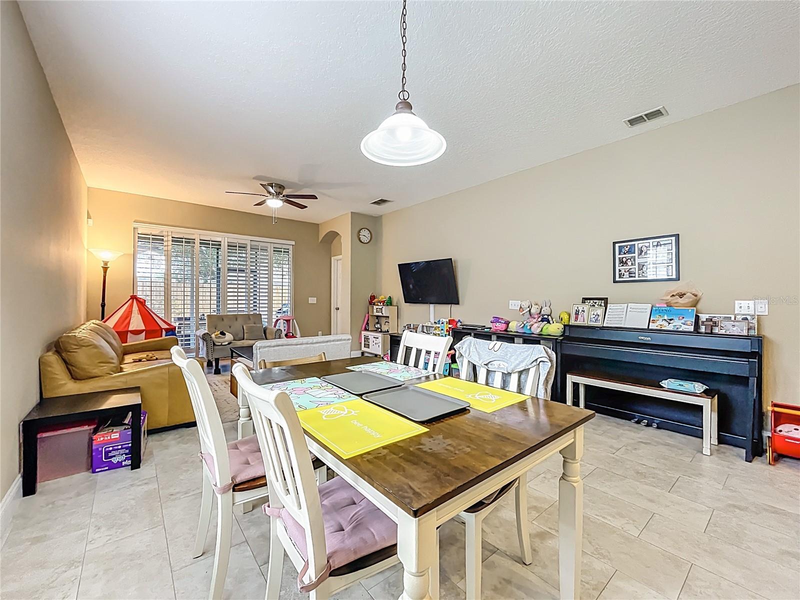 ROSE BAY PH 01 49 28 - Residential