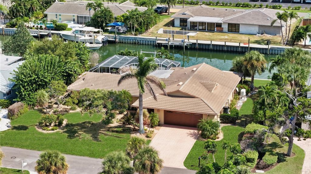 Photo of 524 Ketch Lane, Longboat Key, FL 34228 (MLS # A4666645)