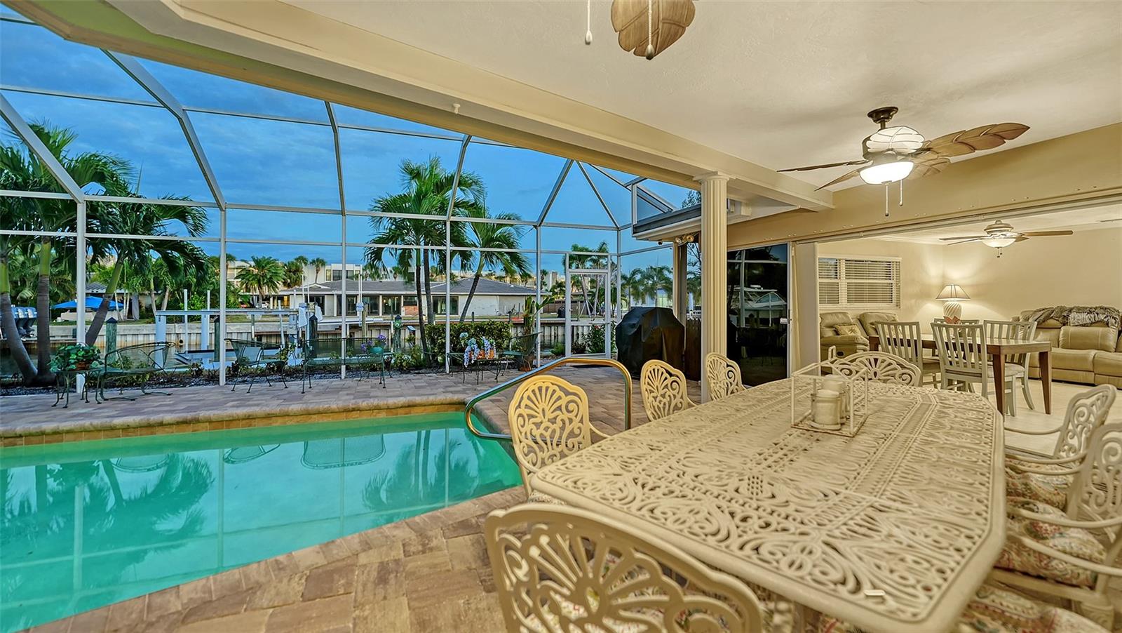 COUNTRY CLUB SHORES - Residential