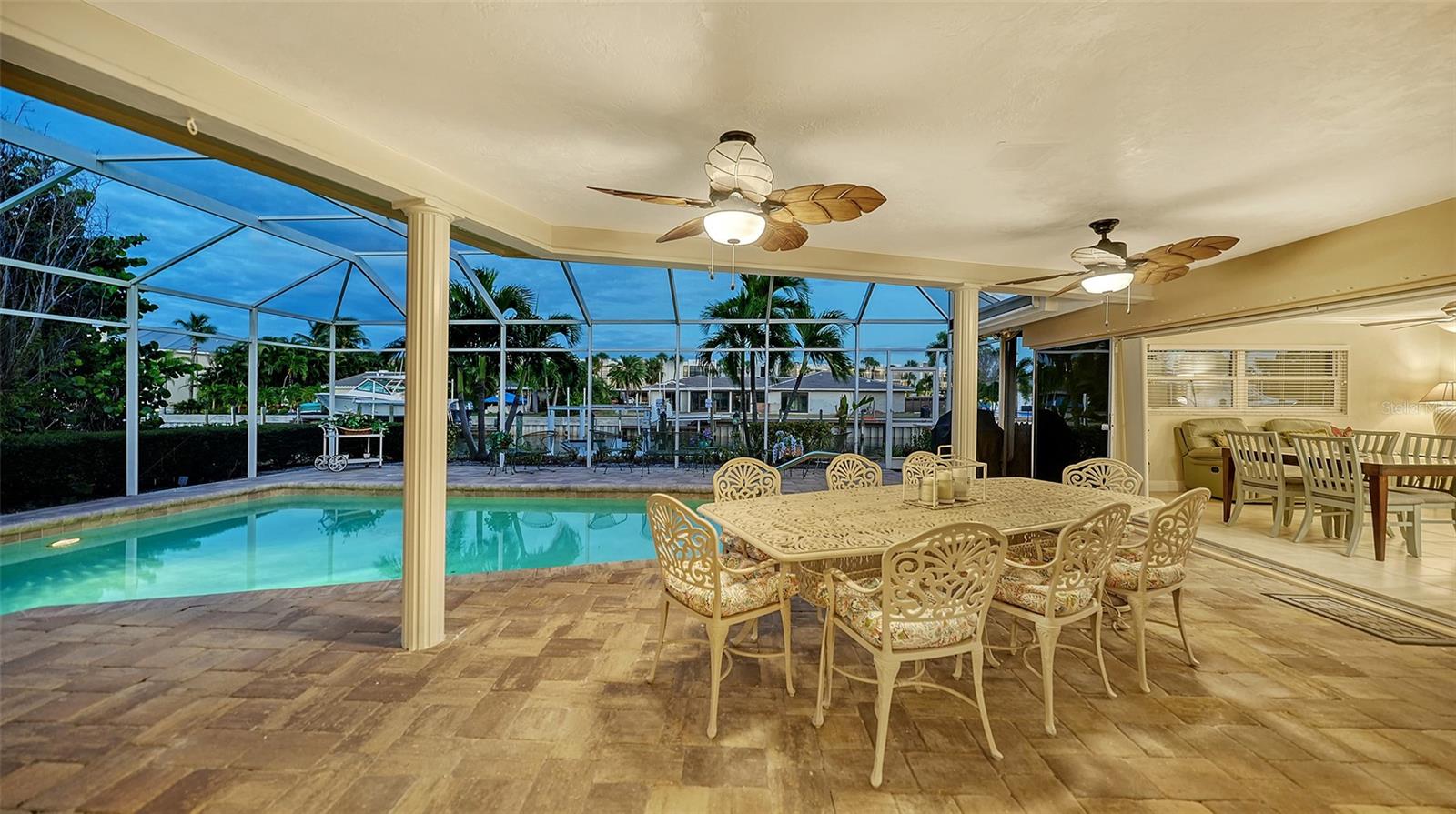 COUNTRY CLUB SHORES - Residential