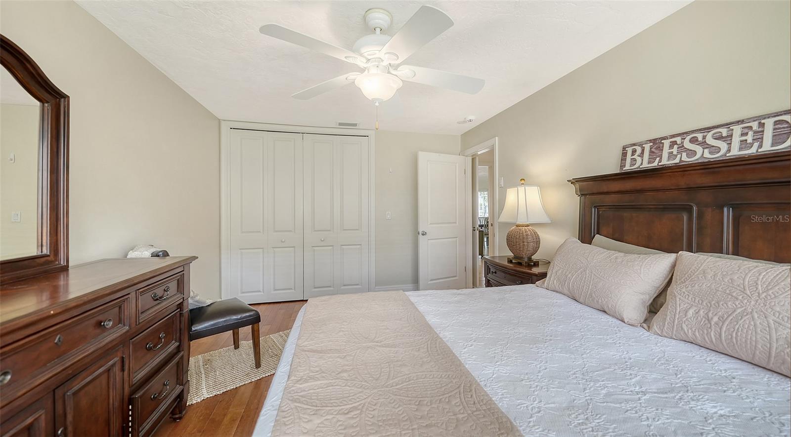 COUNTRY CLUB SHORES - Residential
