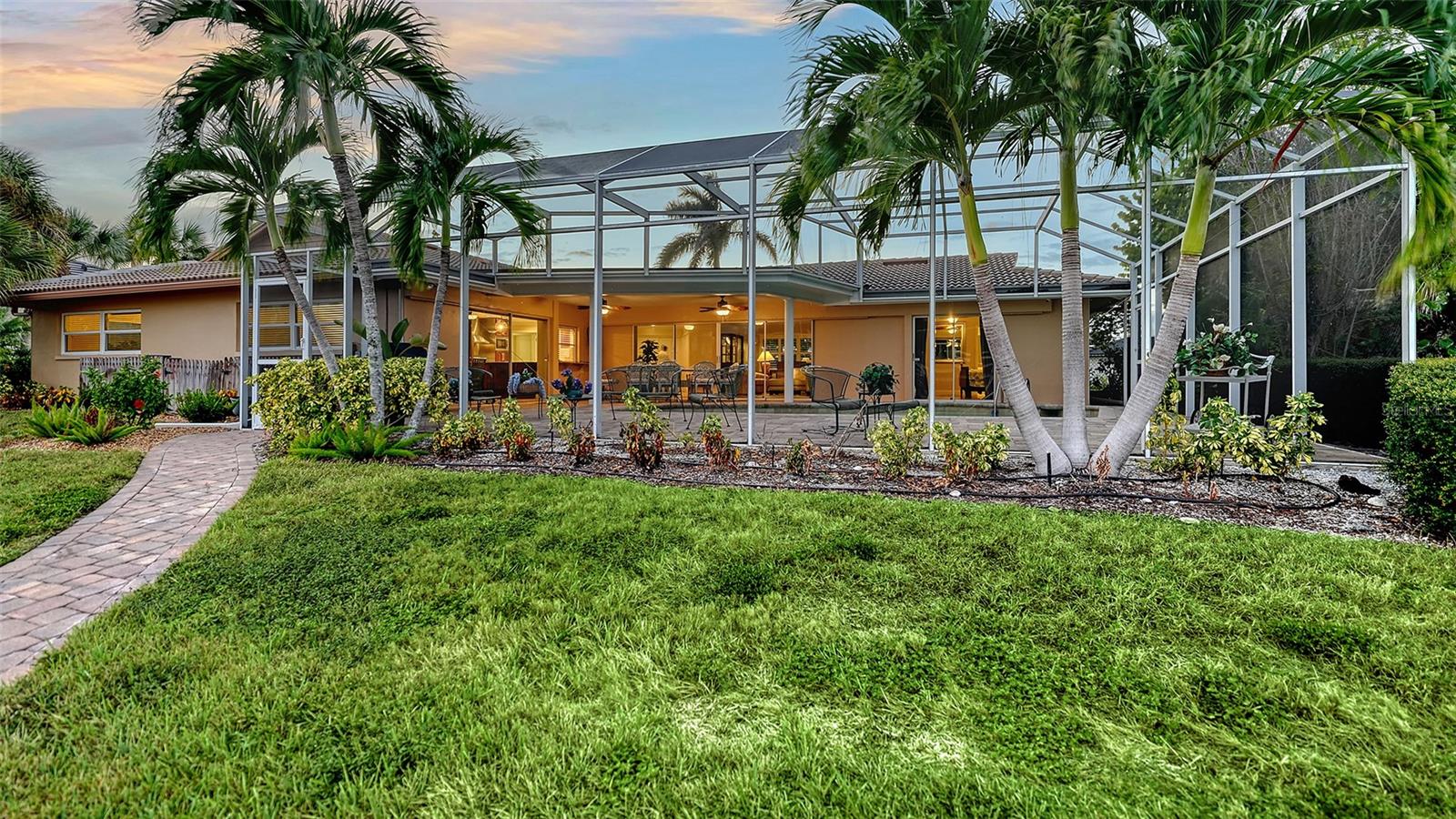 COUNTRY CLUB SHORES - Residential