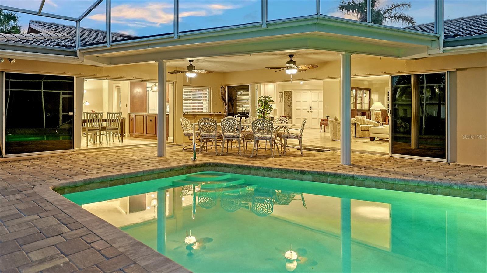 COUNTRY CLUB SHORES - Residential