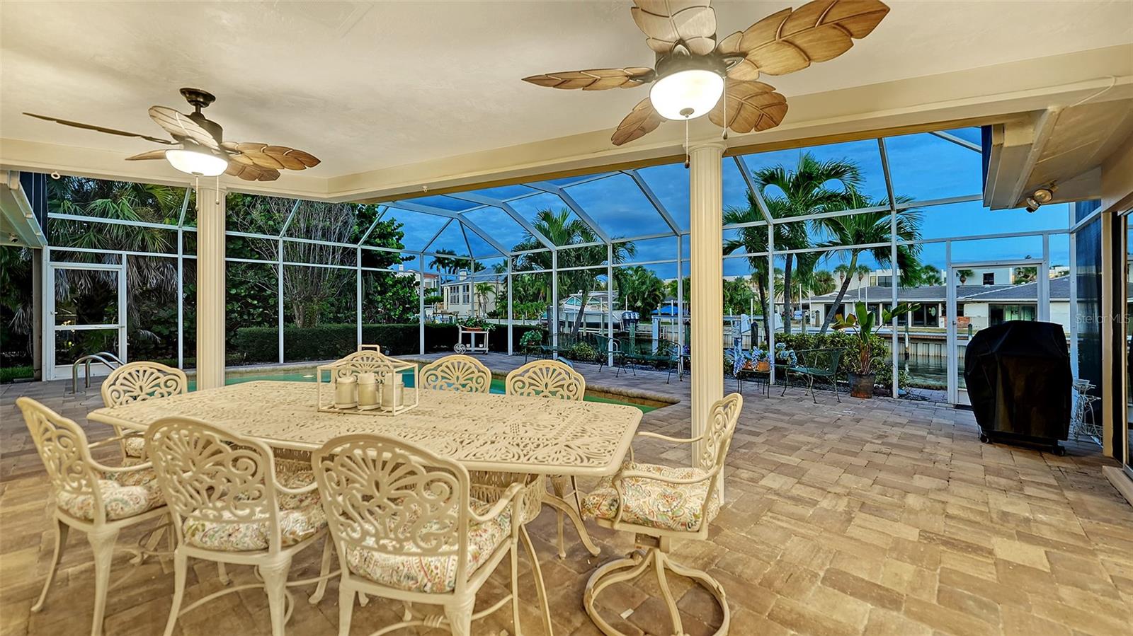 COUNTRY CLUB SHORES - Residential