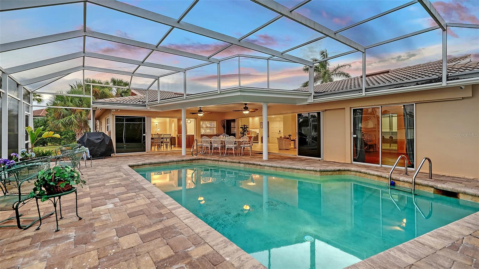 COUNTRY CLUB SHORES - Residential
