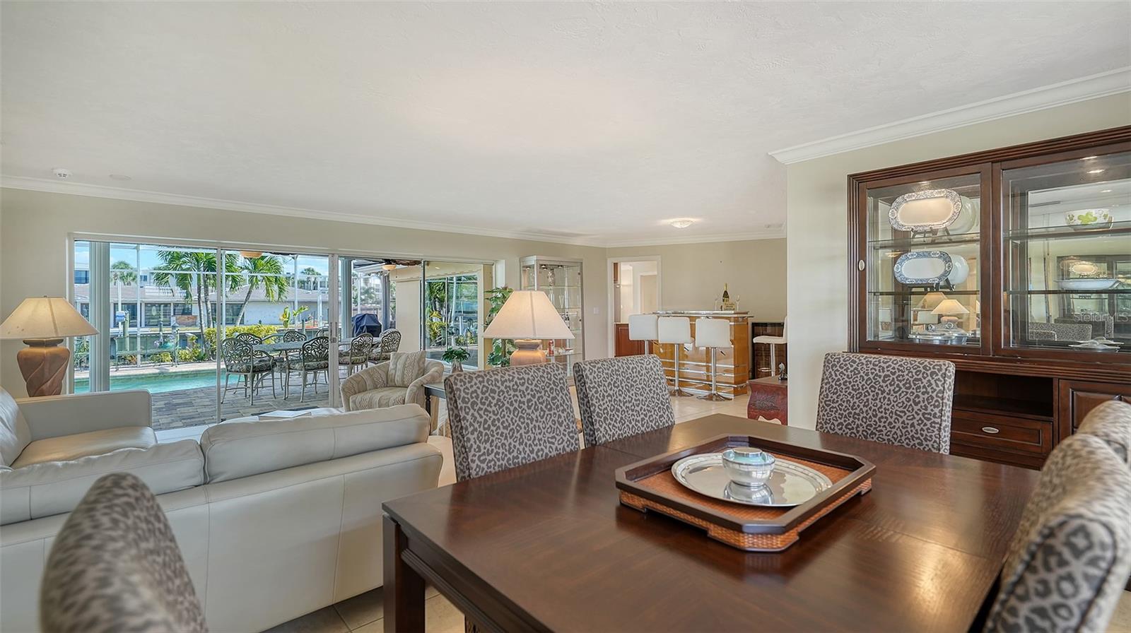 COUNTRY CLUB SHORES - Residential