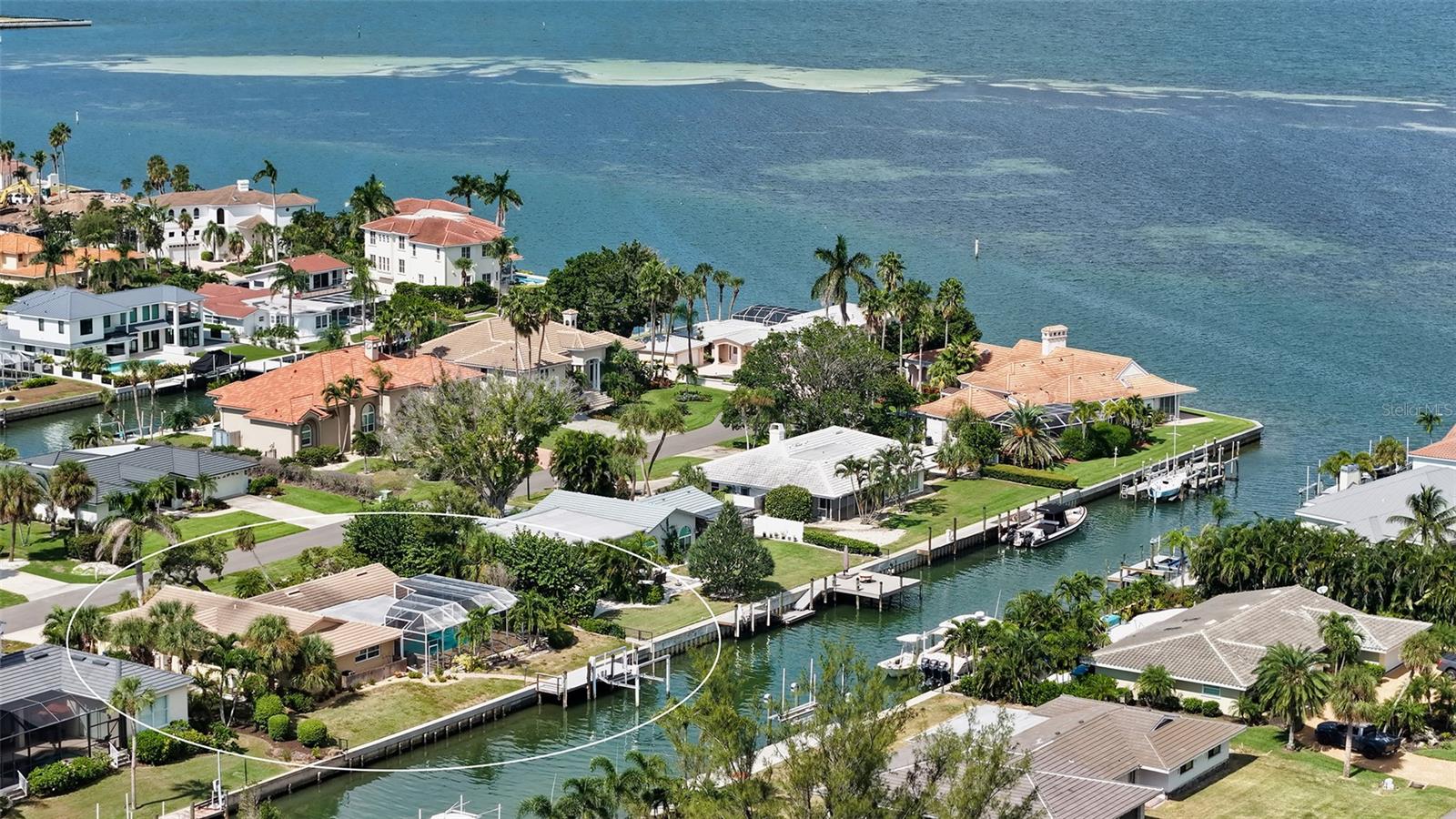 COUNTRY CLUB SHORES - Residential