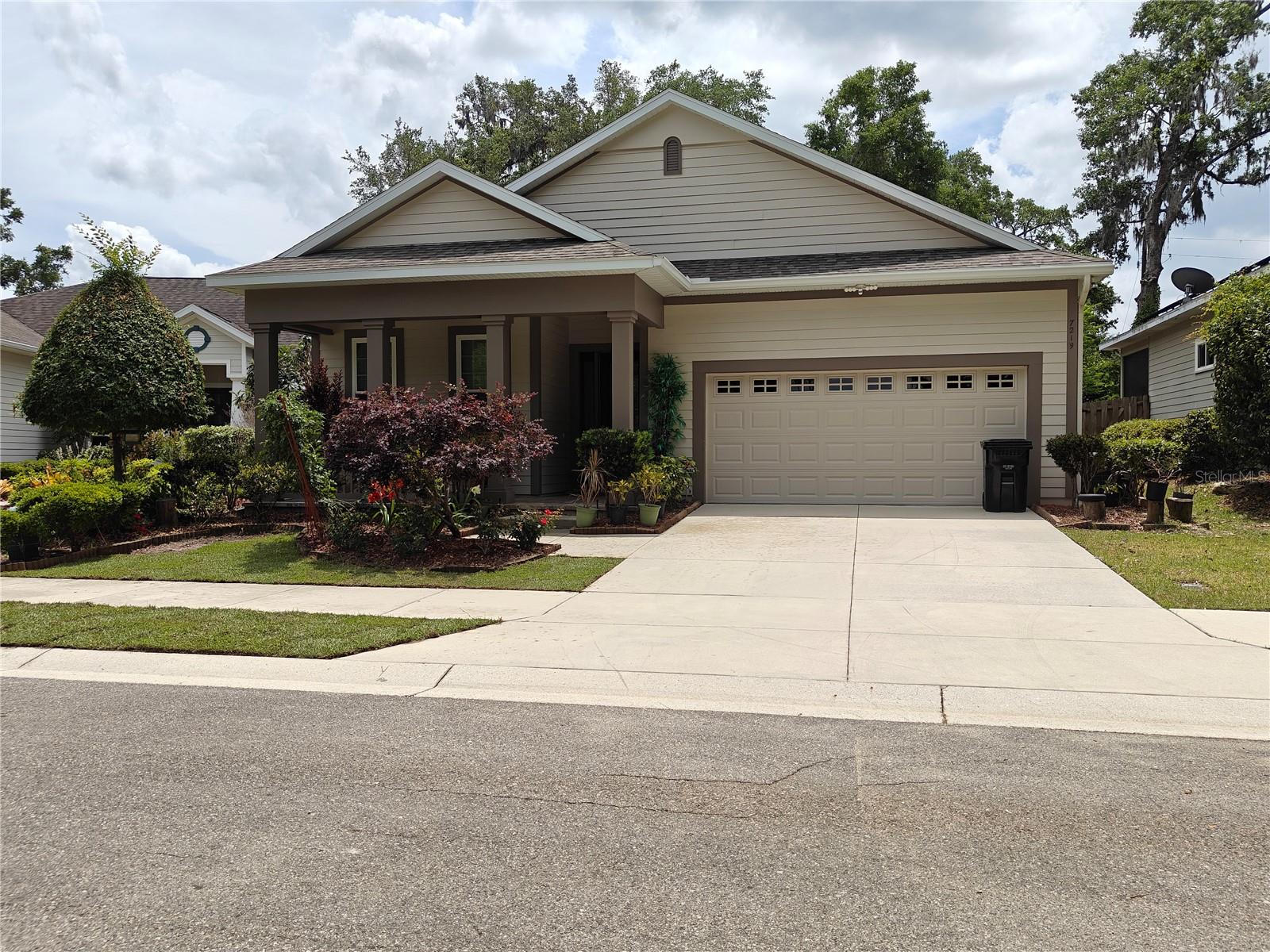 Looking for a quick and hassle free move? Don't miss this Fully Furnished 3-Bedroom, 2-Bath single-family home with Flex Room in Garison Way, Available for Immediate Move-In! This home is perfect for those seeking comfort, style and flexibility. Featuring a spacious flex room ideal for a home office, gym, playroom, or guest space, this home offers modern living to fit your lifestyle. Property Highlights: Fully furnished with stylish décor, 3 spacious bedrooms + versatile flex room, Open-concept living and dining area, Modern kitchen with stainless steel appliances and ample storage, Washer and Dryer included. Private backyard and attached garage. Come experience the sidewalk-lined streets and quiet neighborhood vibe, resort-style community pool, and well-maintained park and green spaces. Enjoy easy access to shopping, dining, schools, and major roadways — all while living in a peaceful, welcoming community.
Available now – just bring your suitcase and settle in!
Don't miss out on this amazing opportunity. Contact us today to schedule a tour!