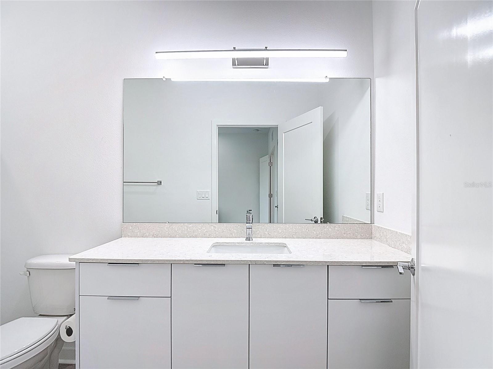 SUBDIVISION OF E 1/2 OF NE 1/4 - Residential