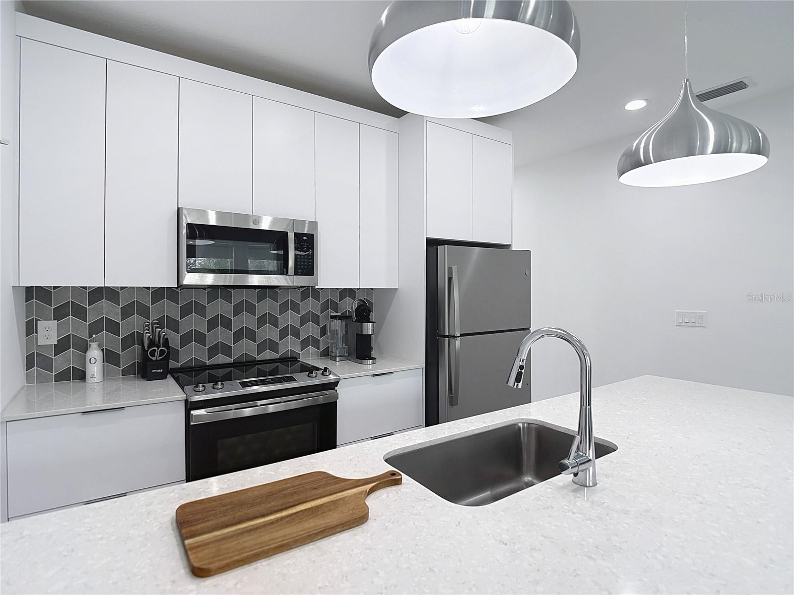 SUBDIVISION OF E 1/2 OF NE 1/4 - Residential