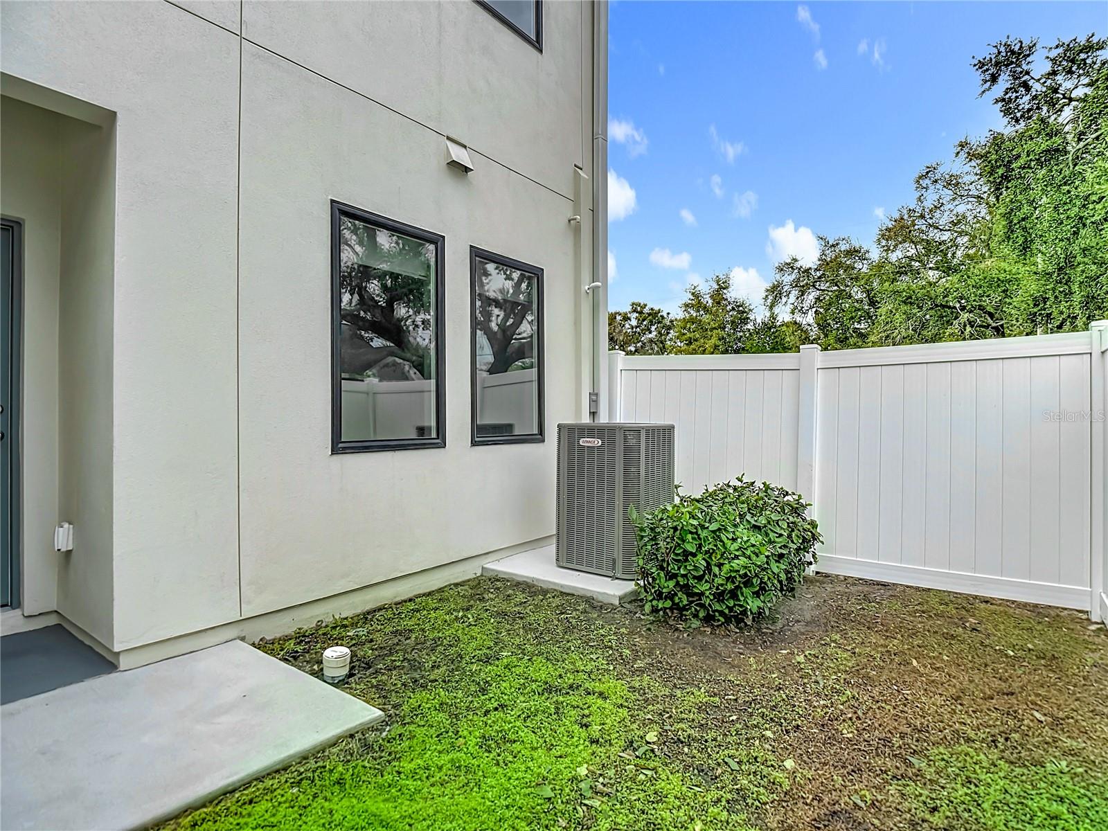 SUBDIVISION OF E 1/2 OF NE 1/4 - Residential