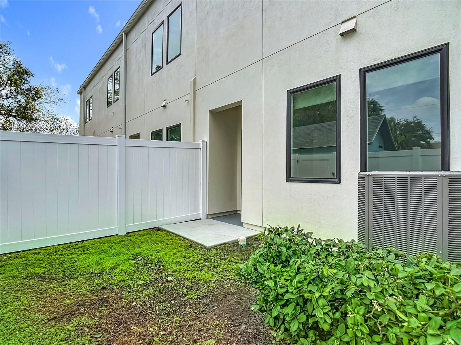 SUBDIVISION OF E 1/2 OF NE 1/4 - Residential