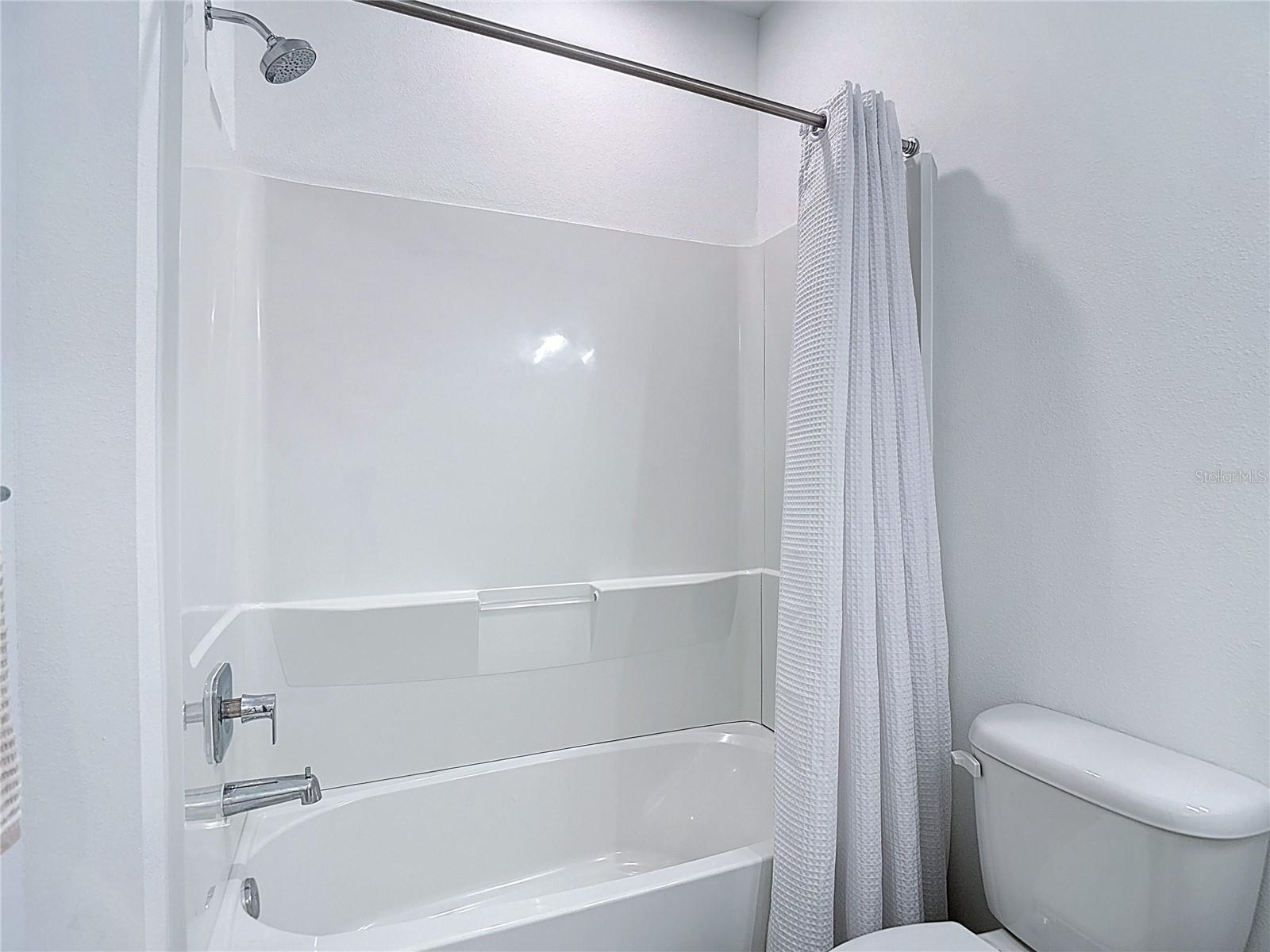 SUBDIVISION OF E 1/2 OF NE 1/4 - Residential