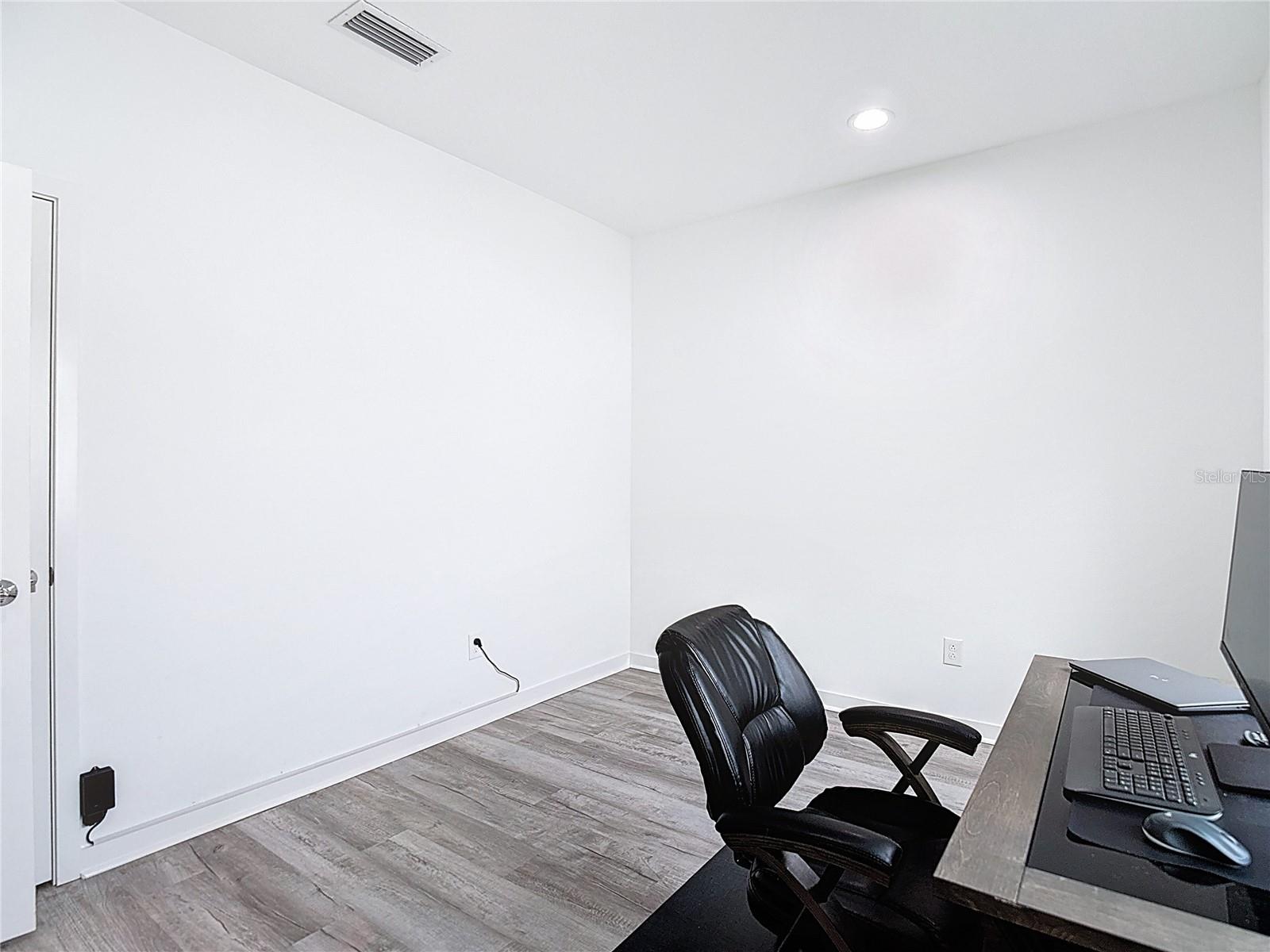 SUBDIVISION OF E 1/2 OF NE 1/4 - Residential