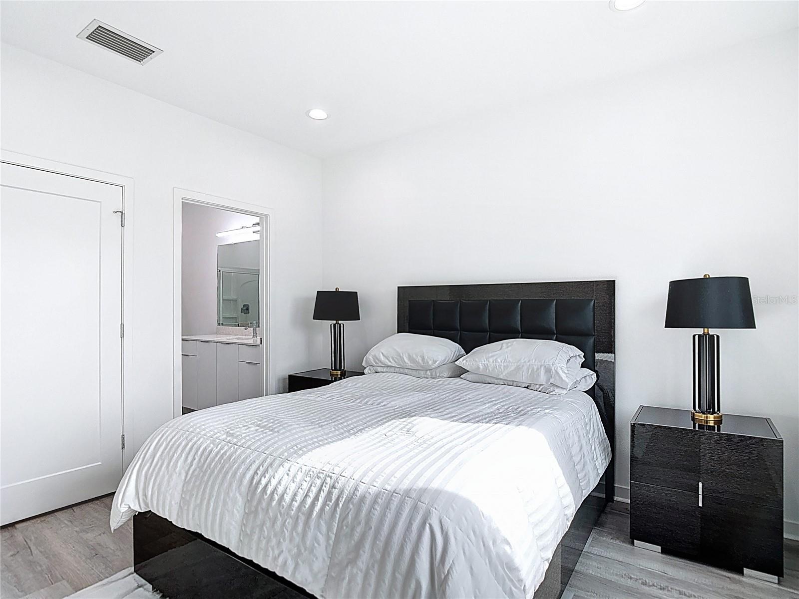 SUBDIVISION OF E 1/2 OF NE 1/4 - Residential