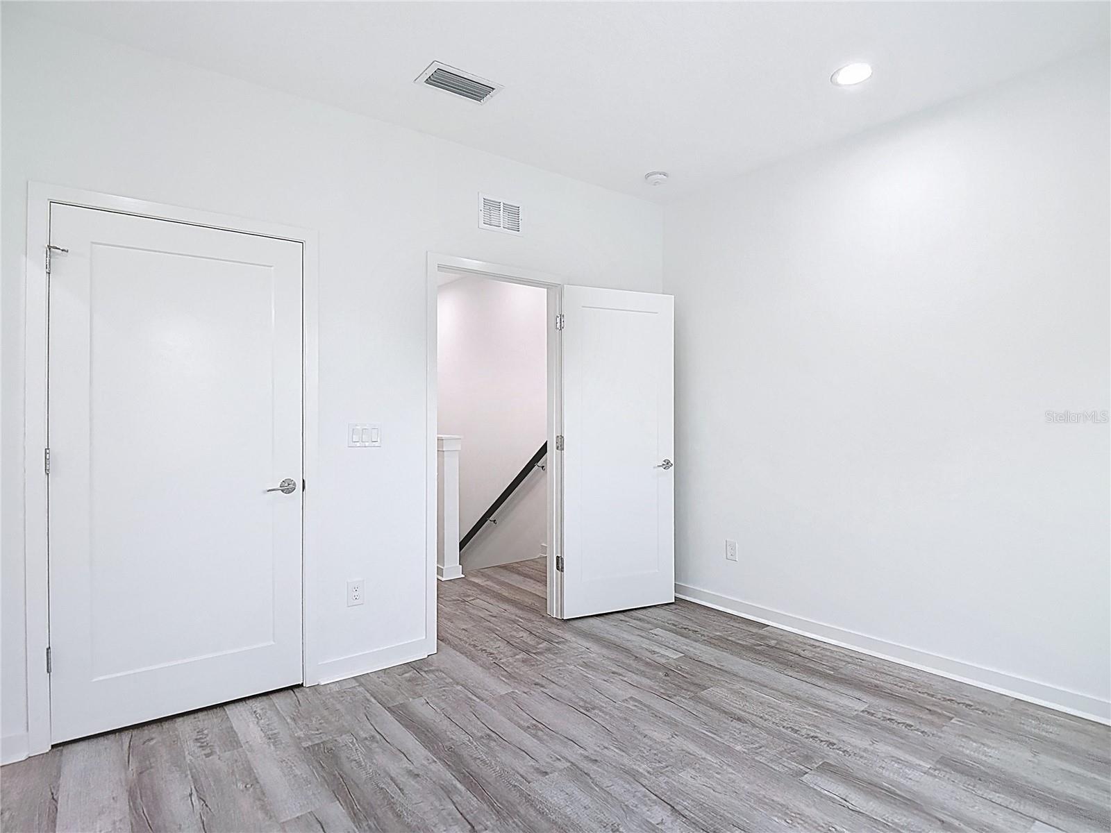 SUBDIVISION OF E 1/2 OF NE 1/4 - Residential