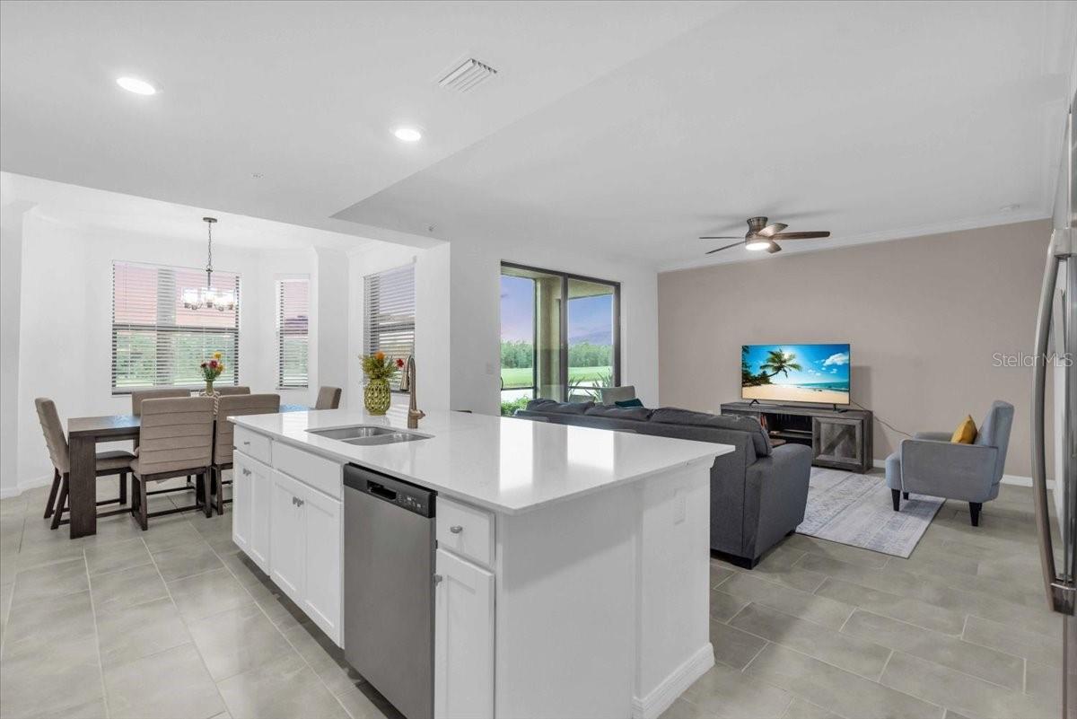 LAKEWOOD NATIONAL PH I - Residential Lease