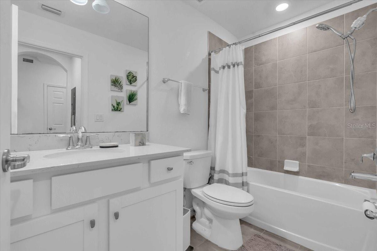 LAKEWOOD NATIONAL PH I - Residential Lease