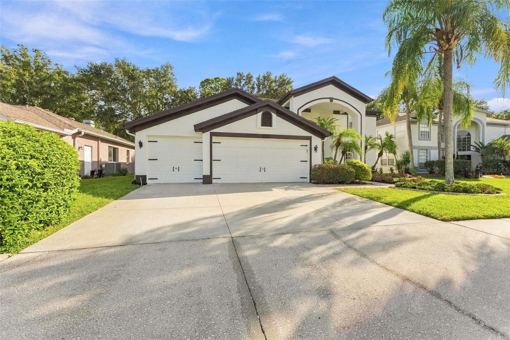 Photo of 10102 Vista Pointe Dr, Tampa, FL 33635 (MLS # TB8553704)