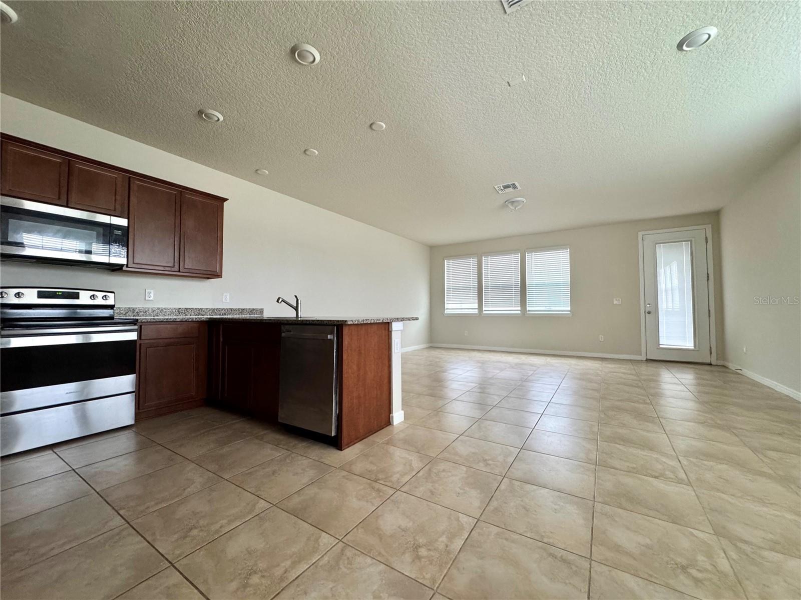 PINEWOOD RESERVE PH 3 - Residential Lease