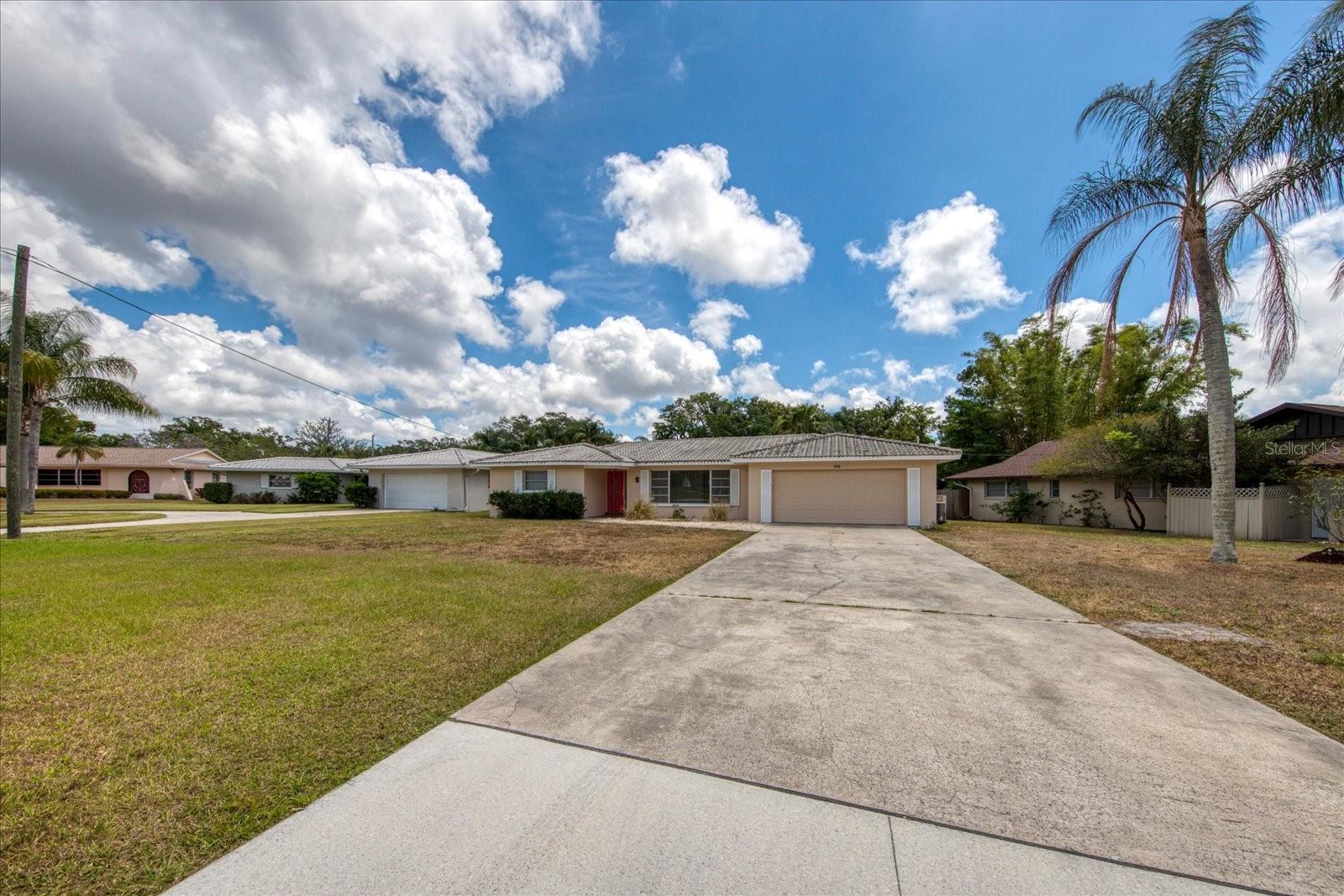 1901 DOLPHIN DRIVE