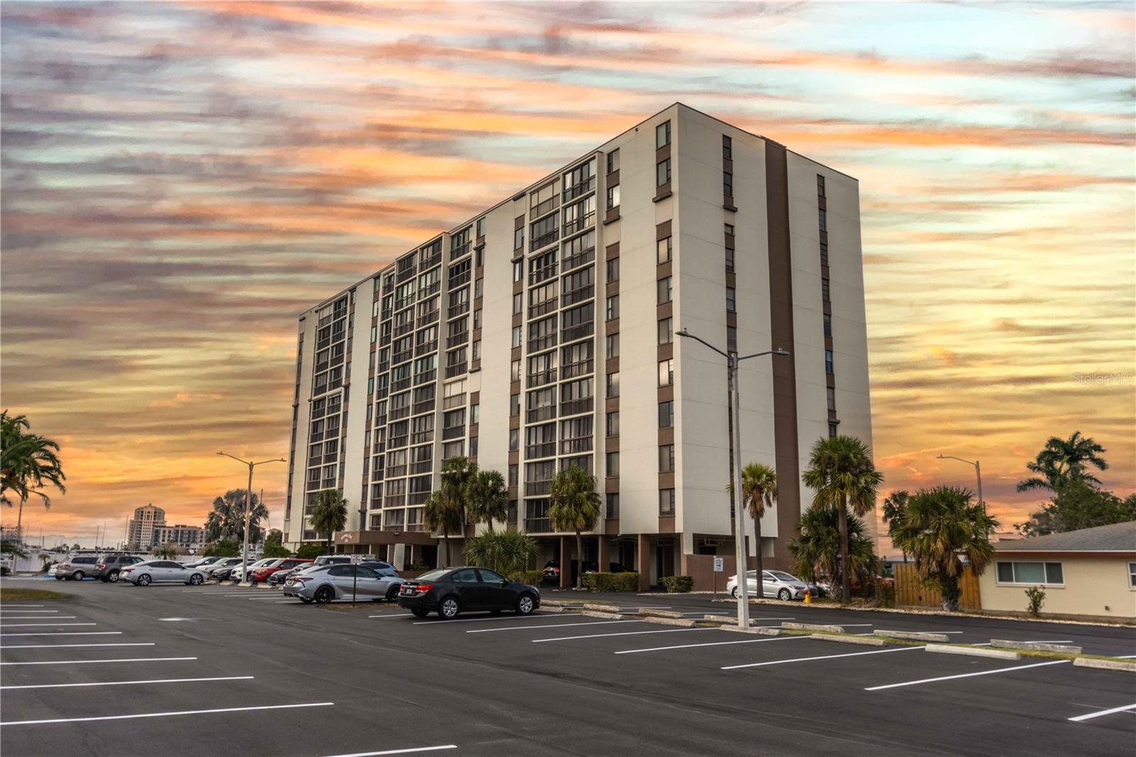 DOLPHIN COVE CLEARWATER - Residential