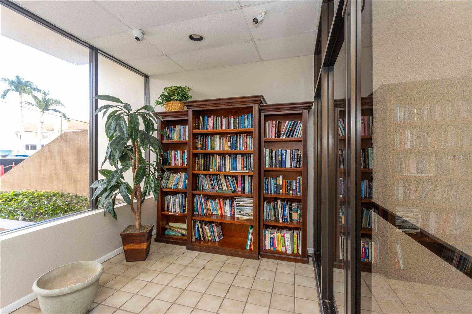 DOLPHIN COVE CLEARWATER - Residential