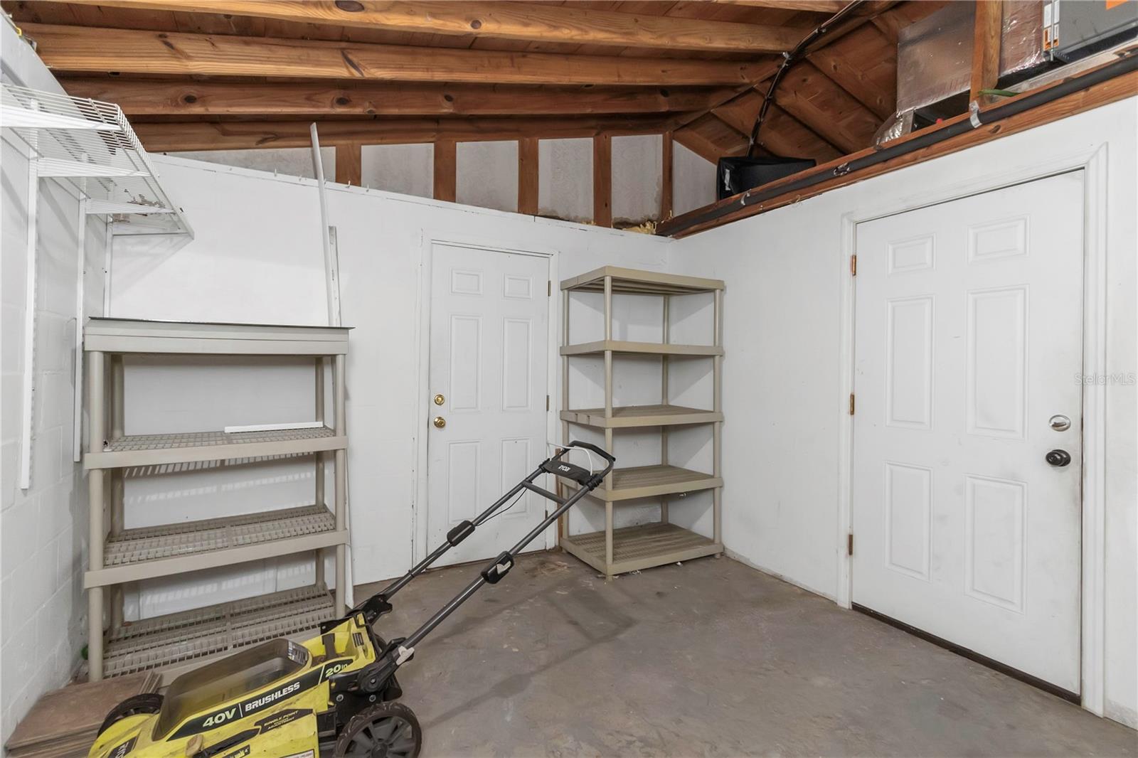 HOLIDAY LAKE ESTATES - Residential