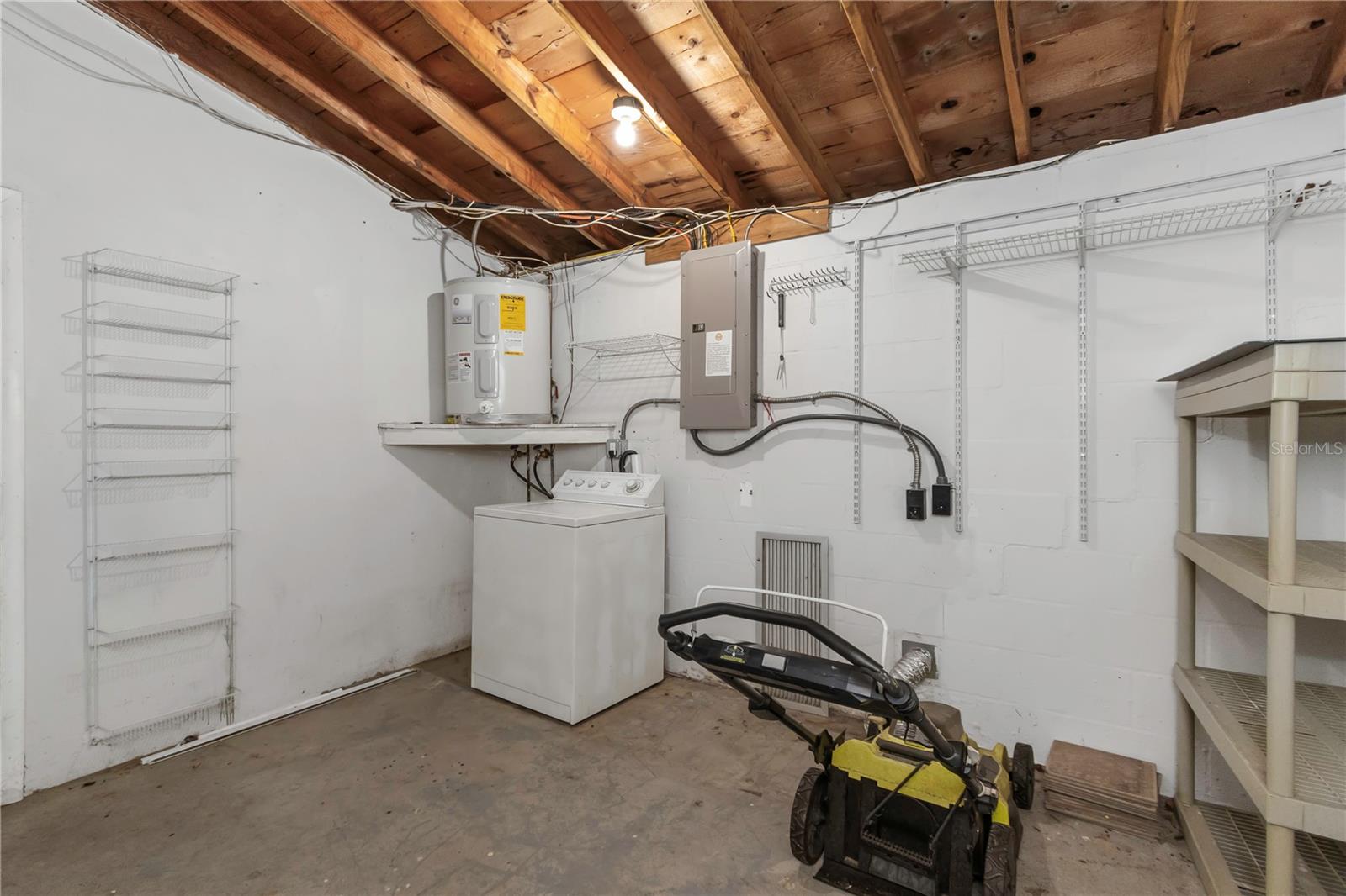 HOLIDAY LAKE ESTATES - Residential