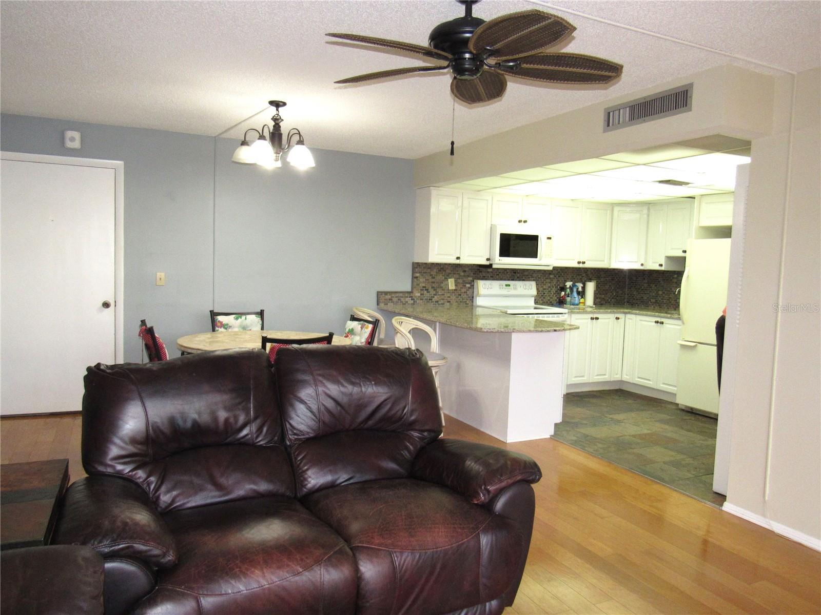 CAMBRIDGE HOUSE - Residential