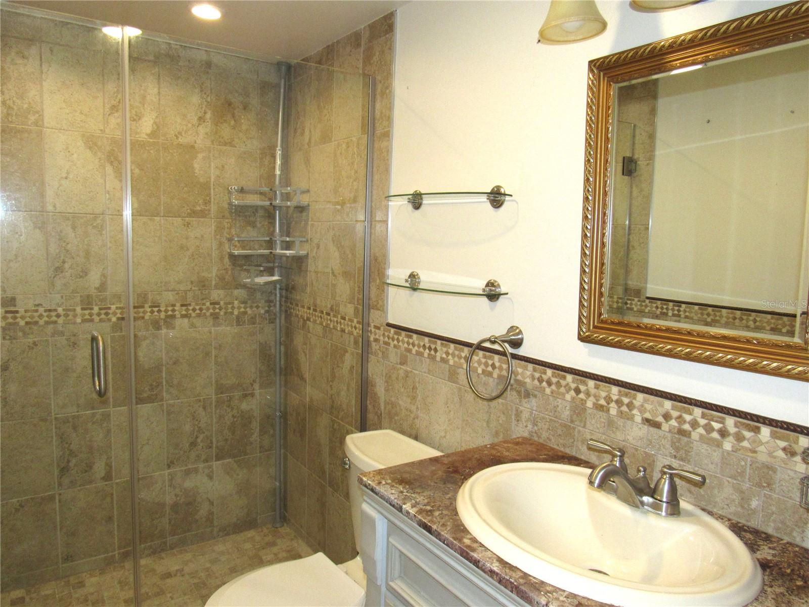 CAMBRIDGE HOUSE - Residential