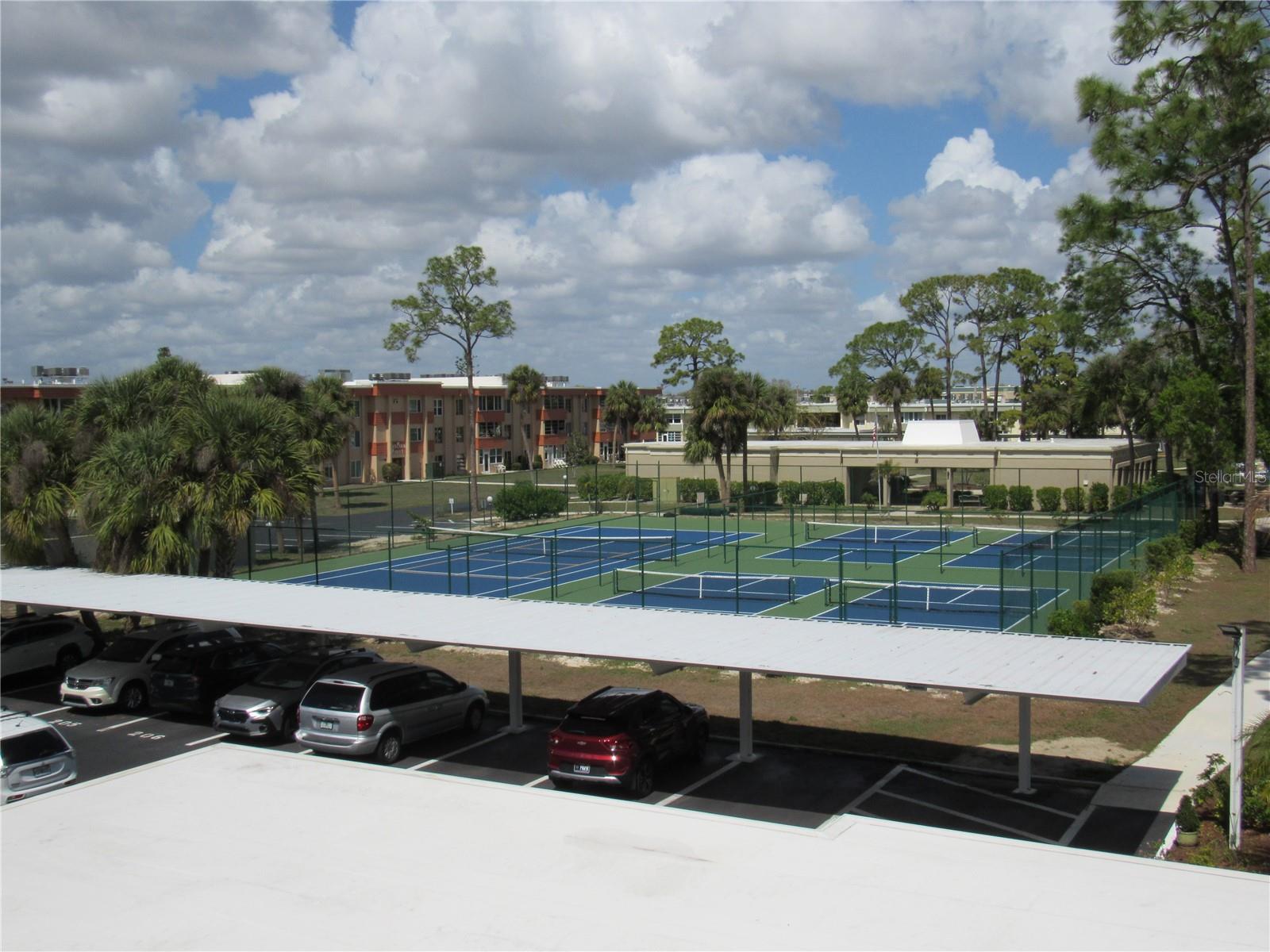 CAMBRIDGE HOUSE - Residential