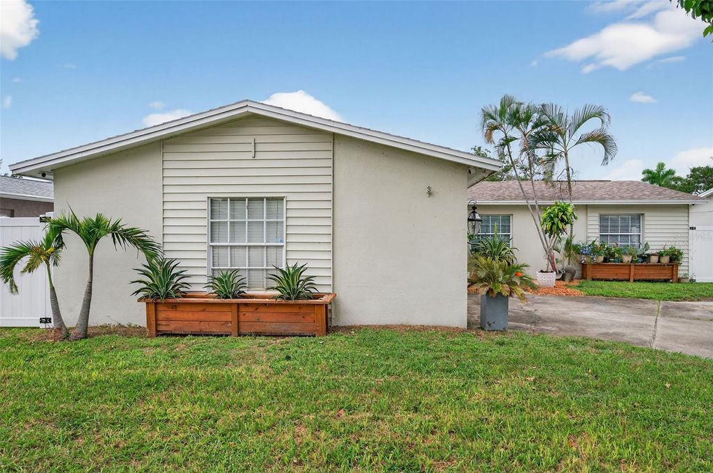 Photo of 8276 91st Street, Seminole, FL 33777 (MLS # TB8429471)