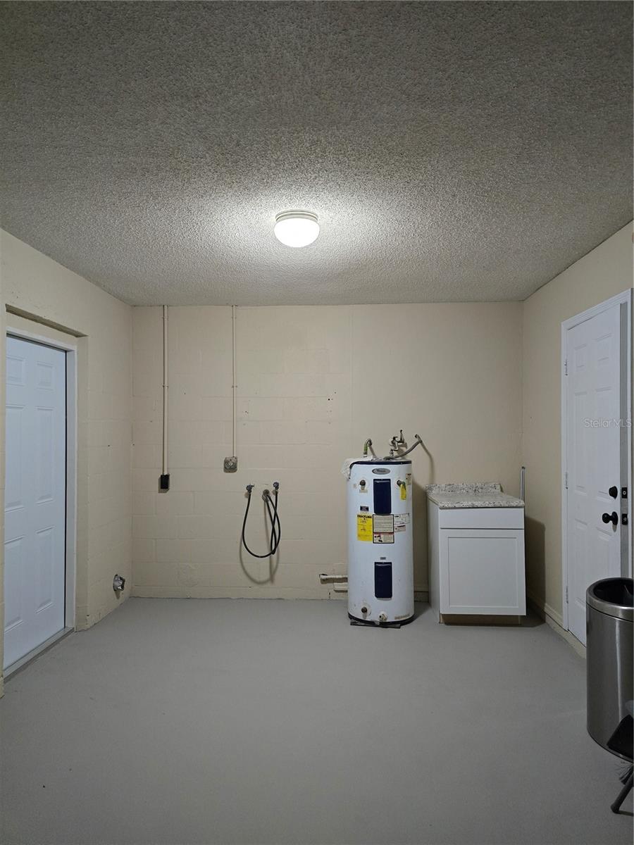 MRS F N HORTONS ADD TO BRAIDENTOWN - Residential