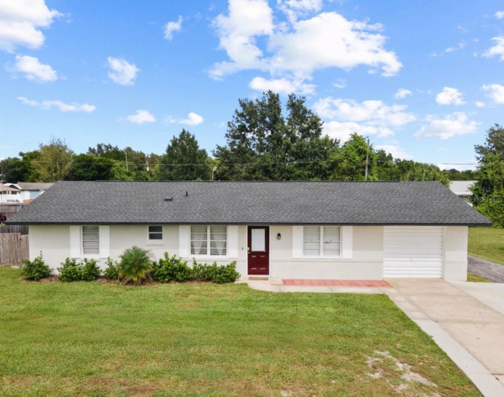 Photo of 2541 Lake Helen Osteen Road, Deltona, FL 32738 (MLS # V4945237)