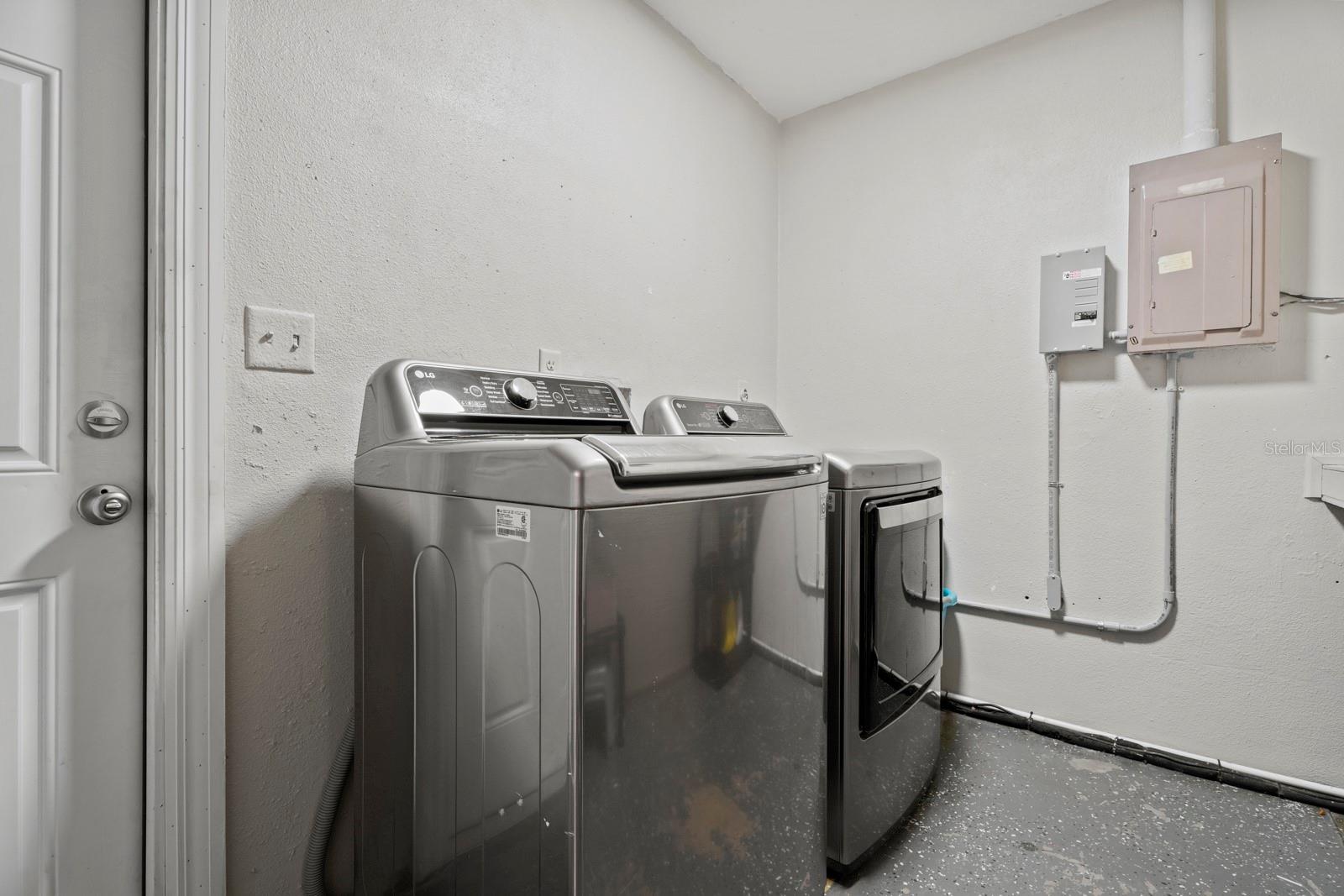 DELTONA LAKES UNIT 32 - Residential