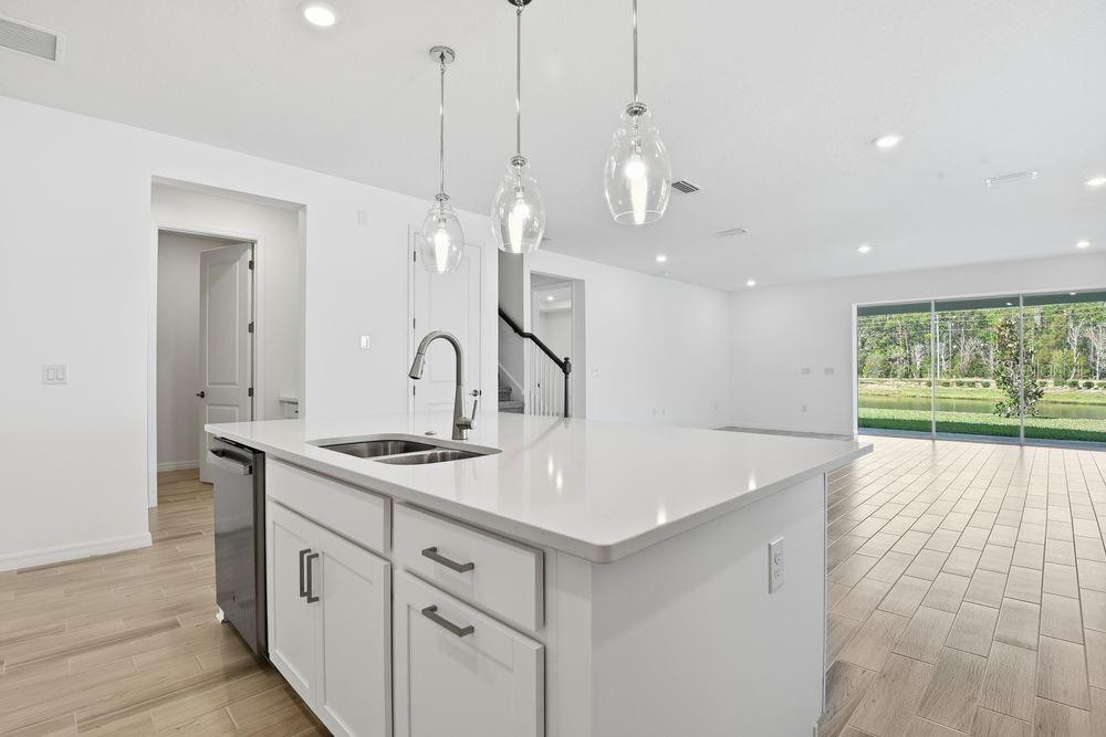 597 MOON SHELL CIRCLE