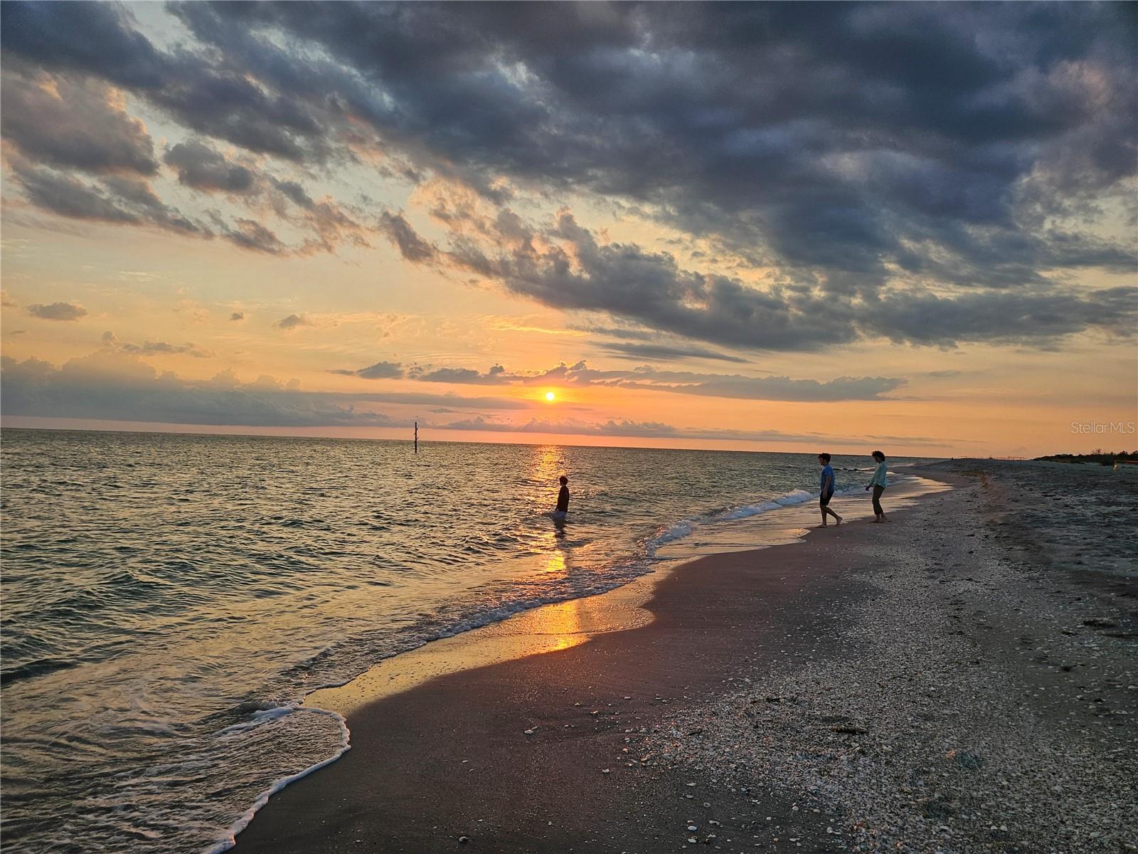 BAYSIDE - Land