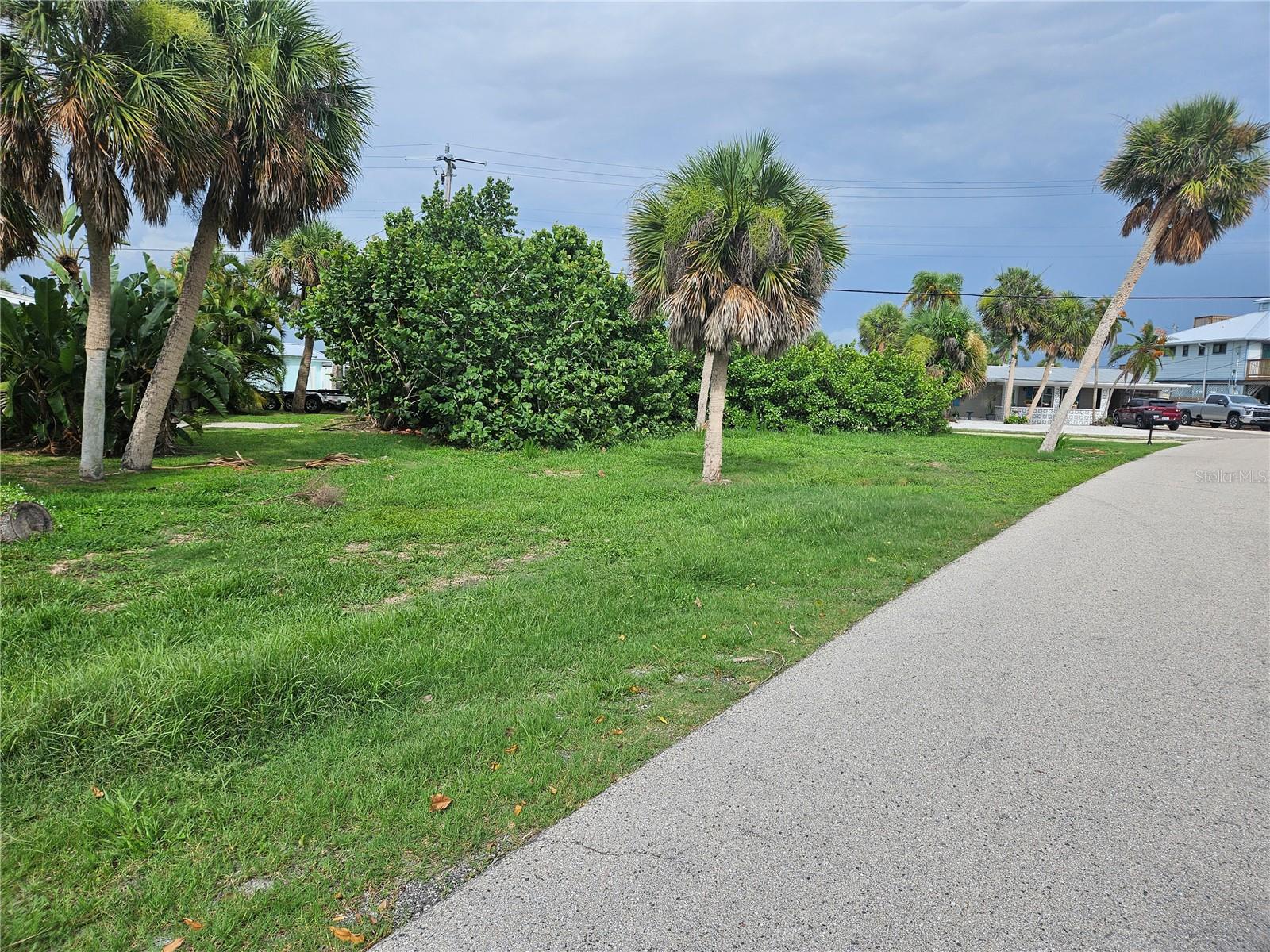 BAYSIDE - Land