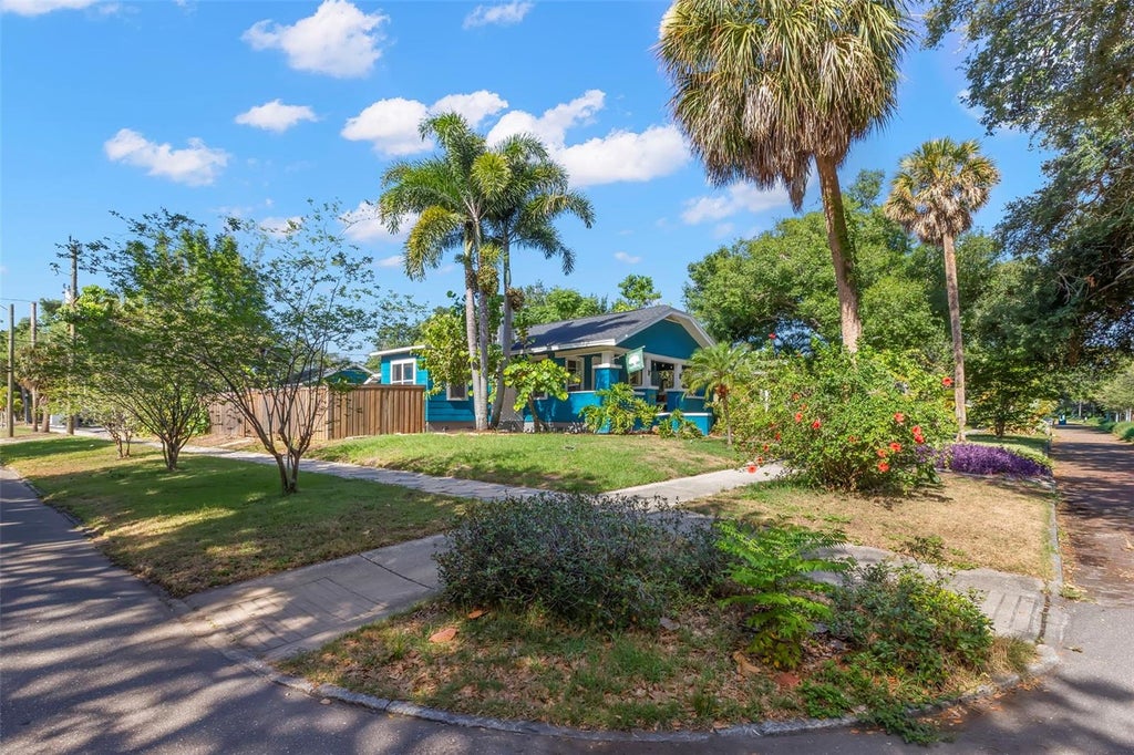 Photo of 2700 2nd Avenue N, St Petersburg, FL 33713 (MLS # TB8522348)