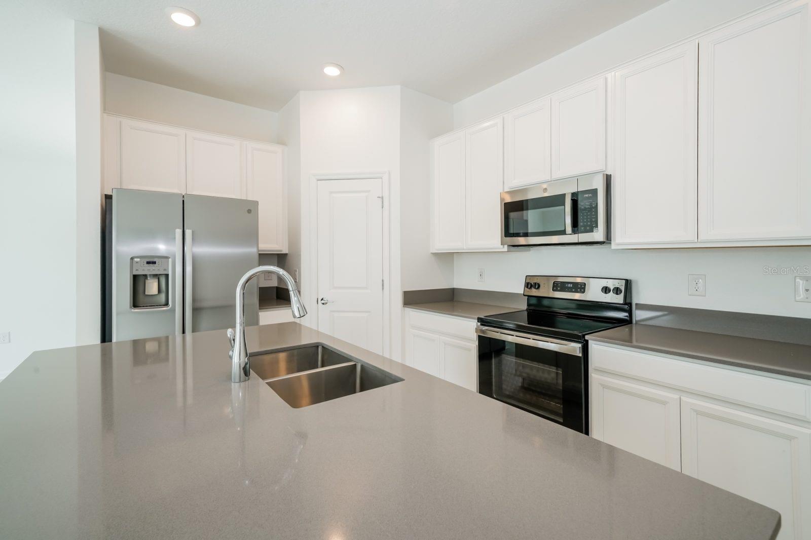 LIBERTY RDG PH 1 - Residential Lease
