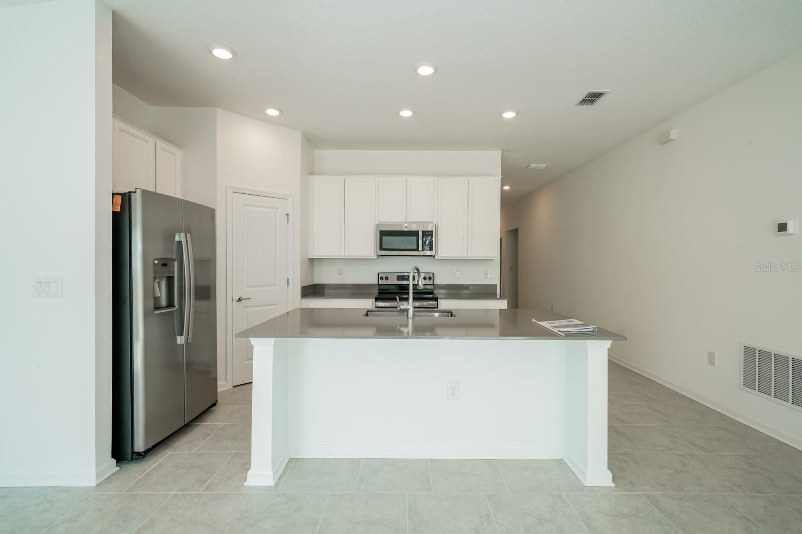 LIBERTY RDG PH 1 - Residential Lease